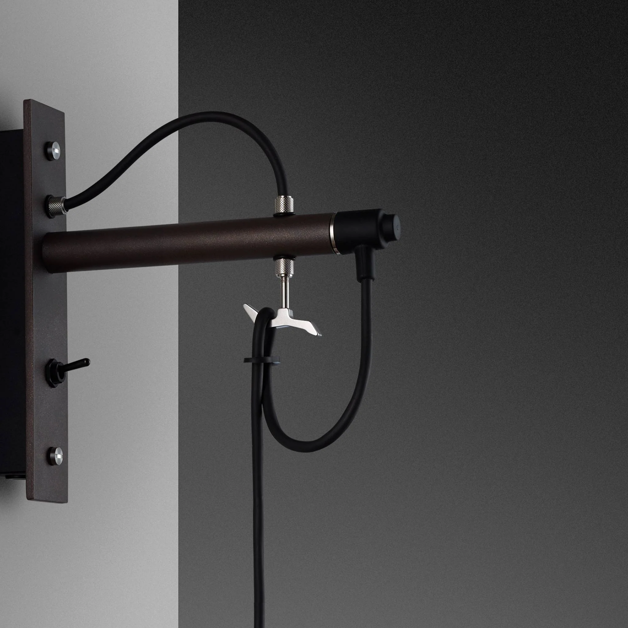 Applique murale Croix Petite HOOKED finition GRAPHITE