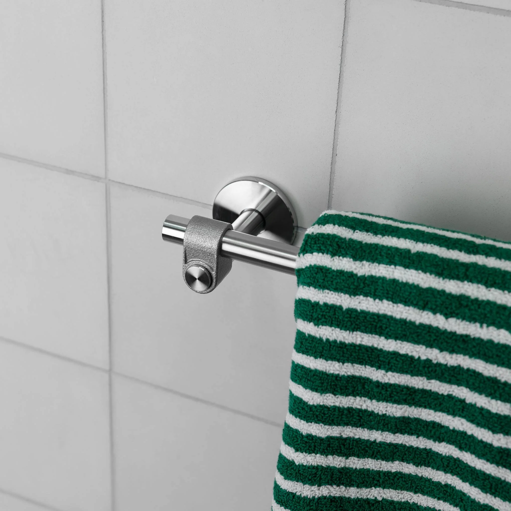 Solid Stainless Steel Towel Rail with Rough-Cast Knuckle and Polished Bar