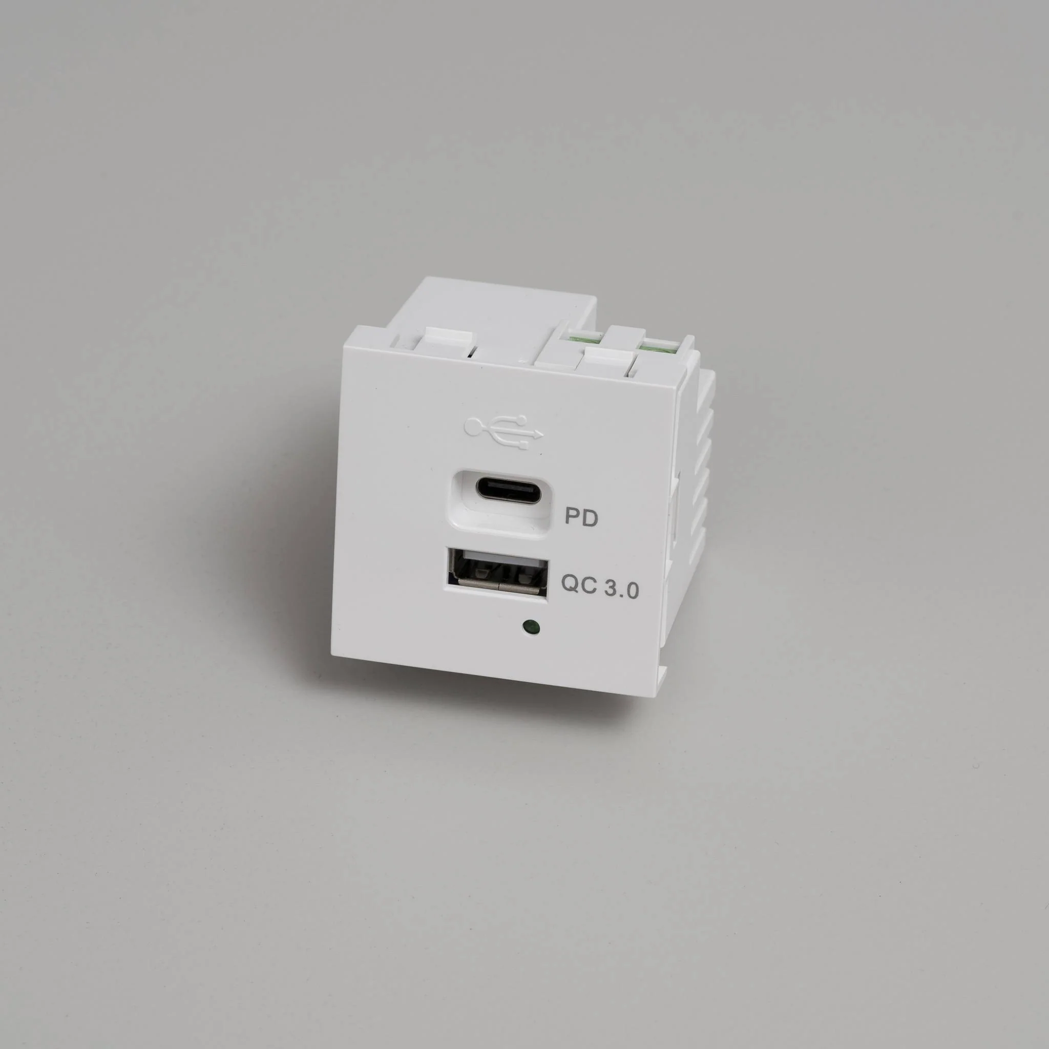 MODULE USB / USB A + C QUICKCHARGE / 45 MM