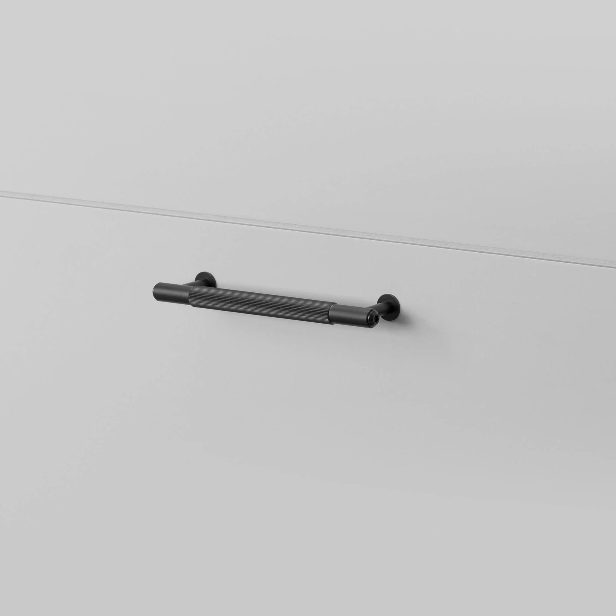PULL BAR / LINEAR
