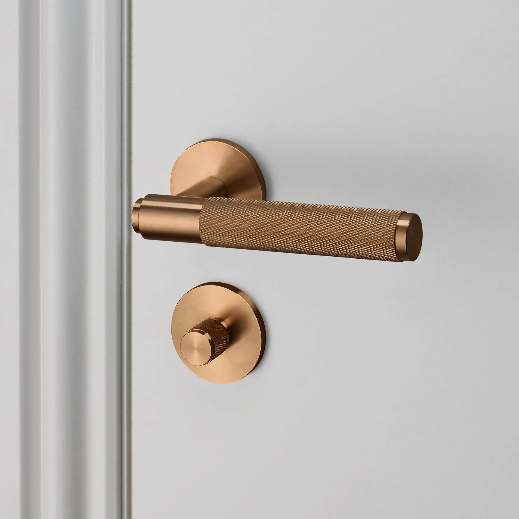 ENSEMBLE POIGNÉE DE PORTE / CROIX + SERRURE À BOUTON