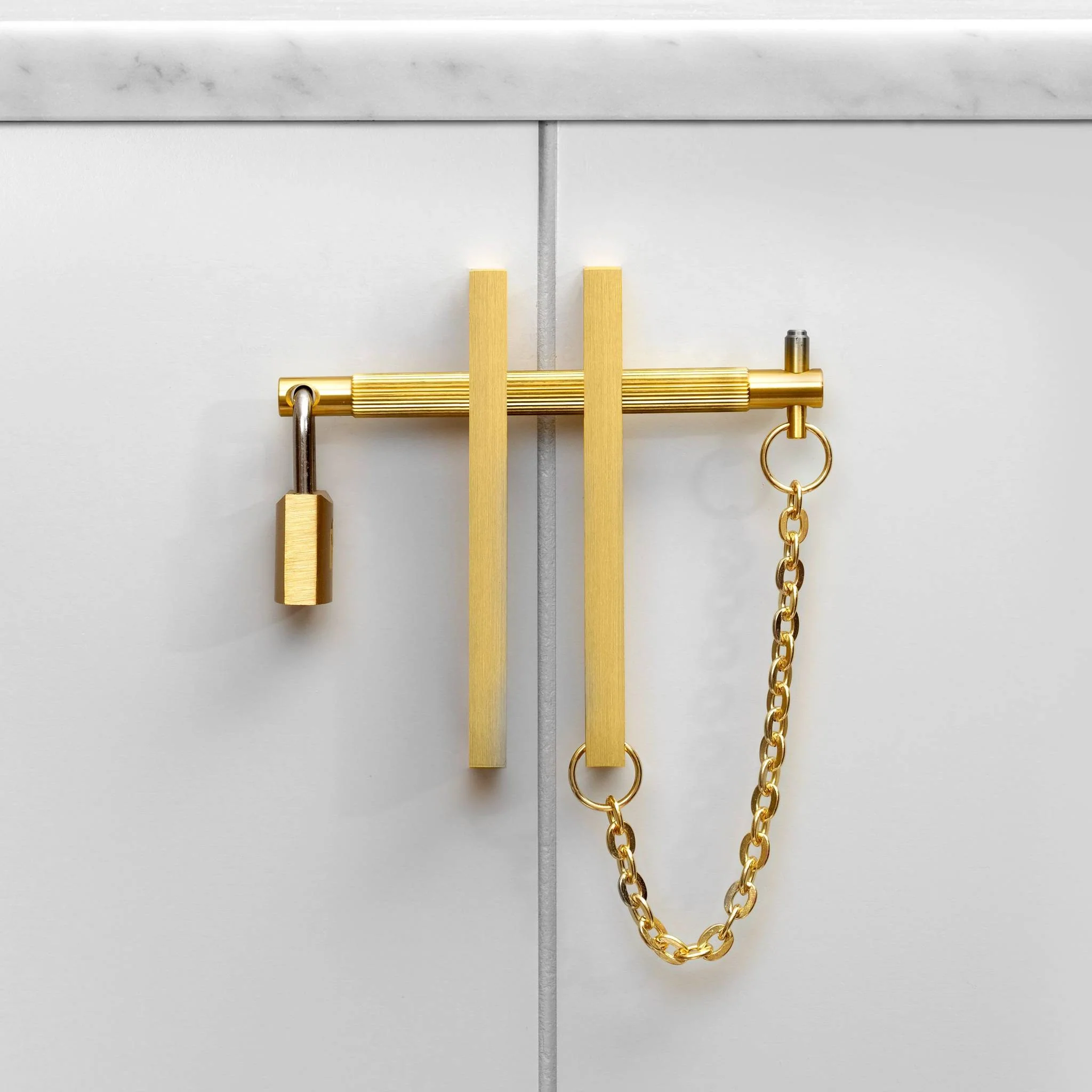 PRECIOUS BAR / LINEAR Solid Metal Pull Bar With Padlock