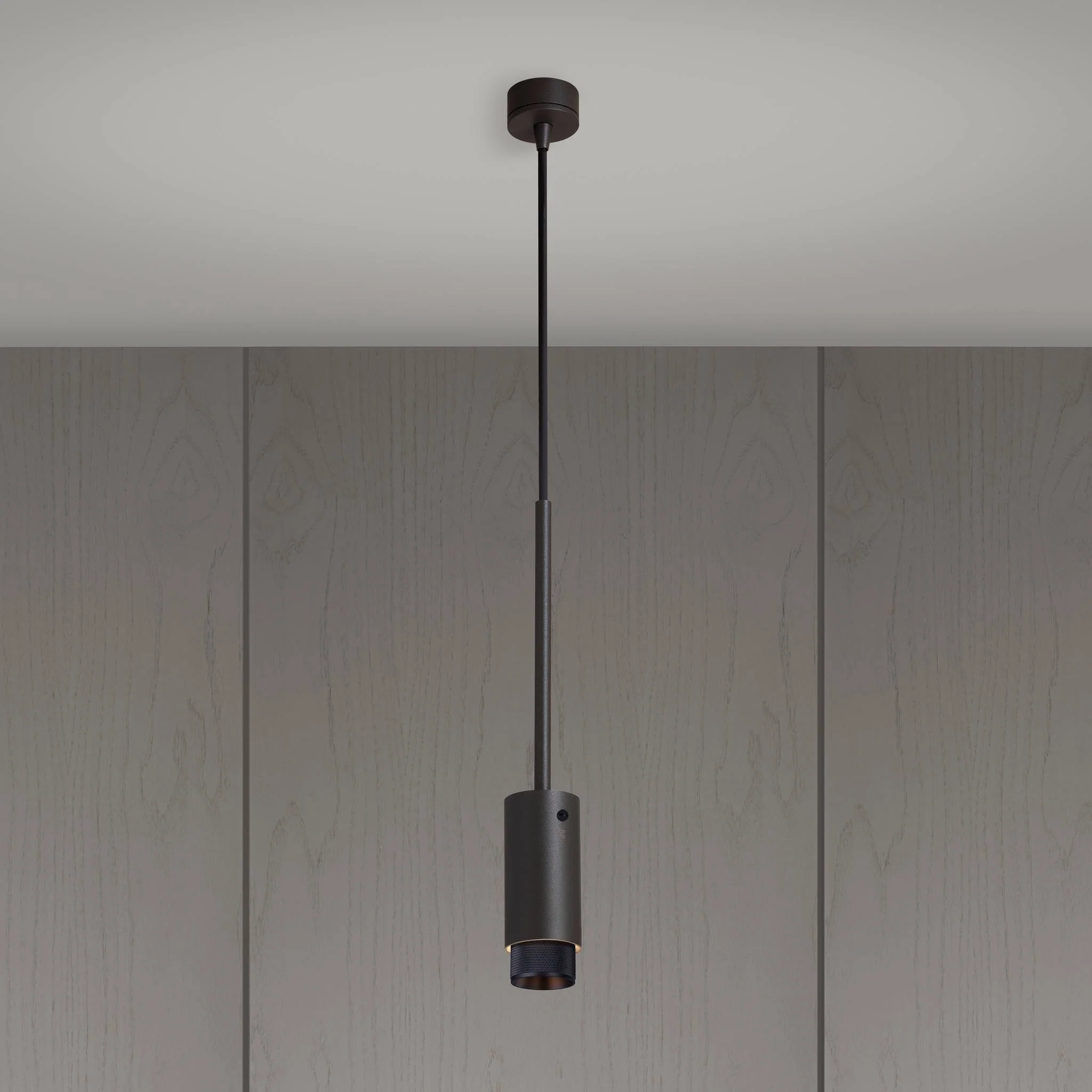 EXHAUST PENDANT 十字吊燈（GRAPHITE 飾面）