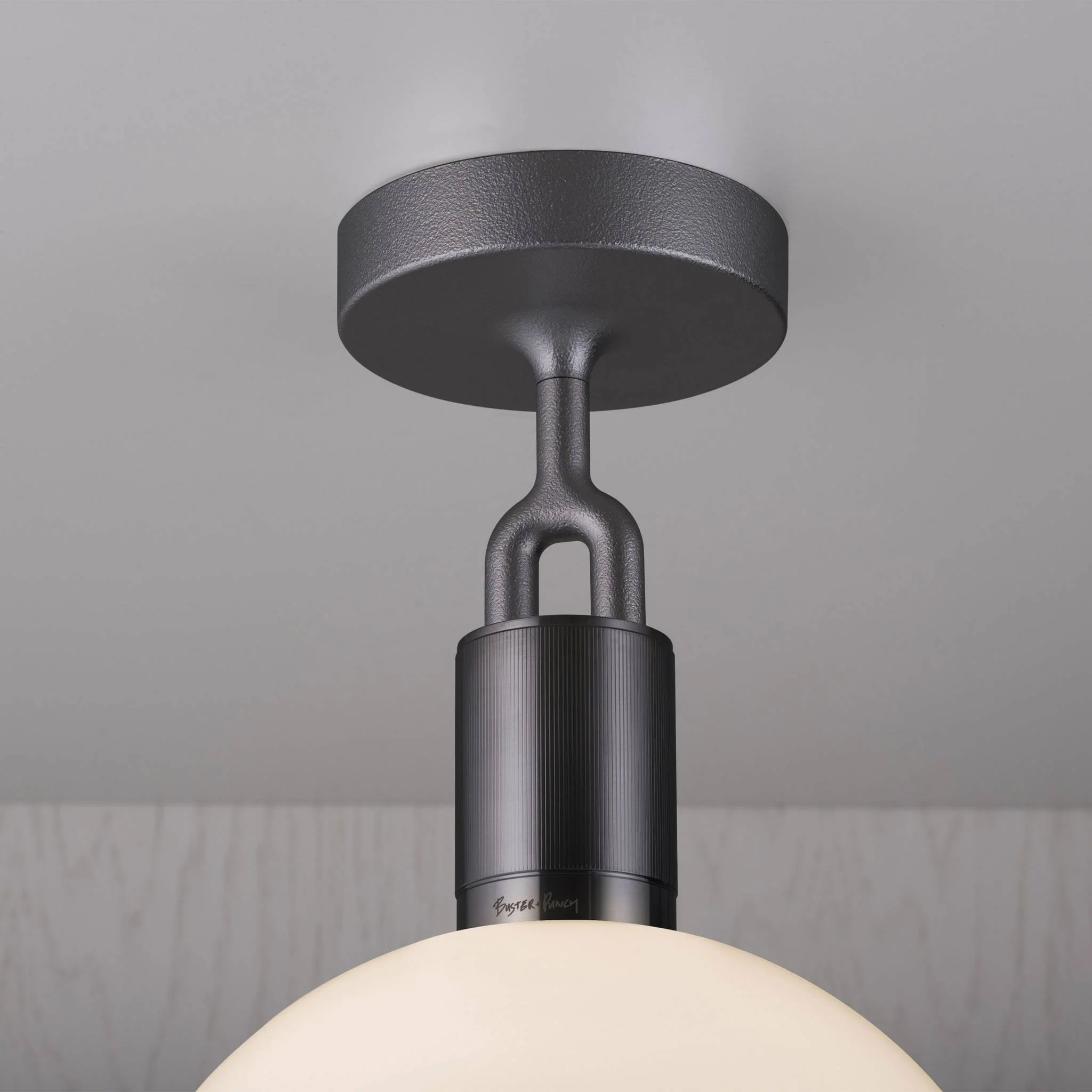 FORKED CEILING / LINEAR / opaalglazen bol / MEDIUM plafondhanglamp van opaalglas