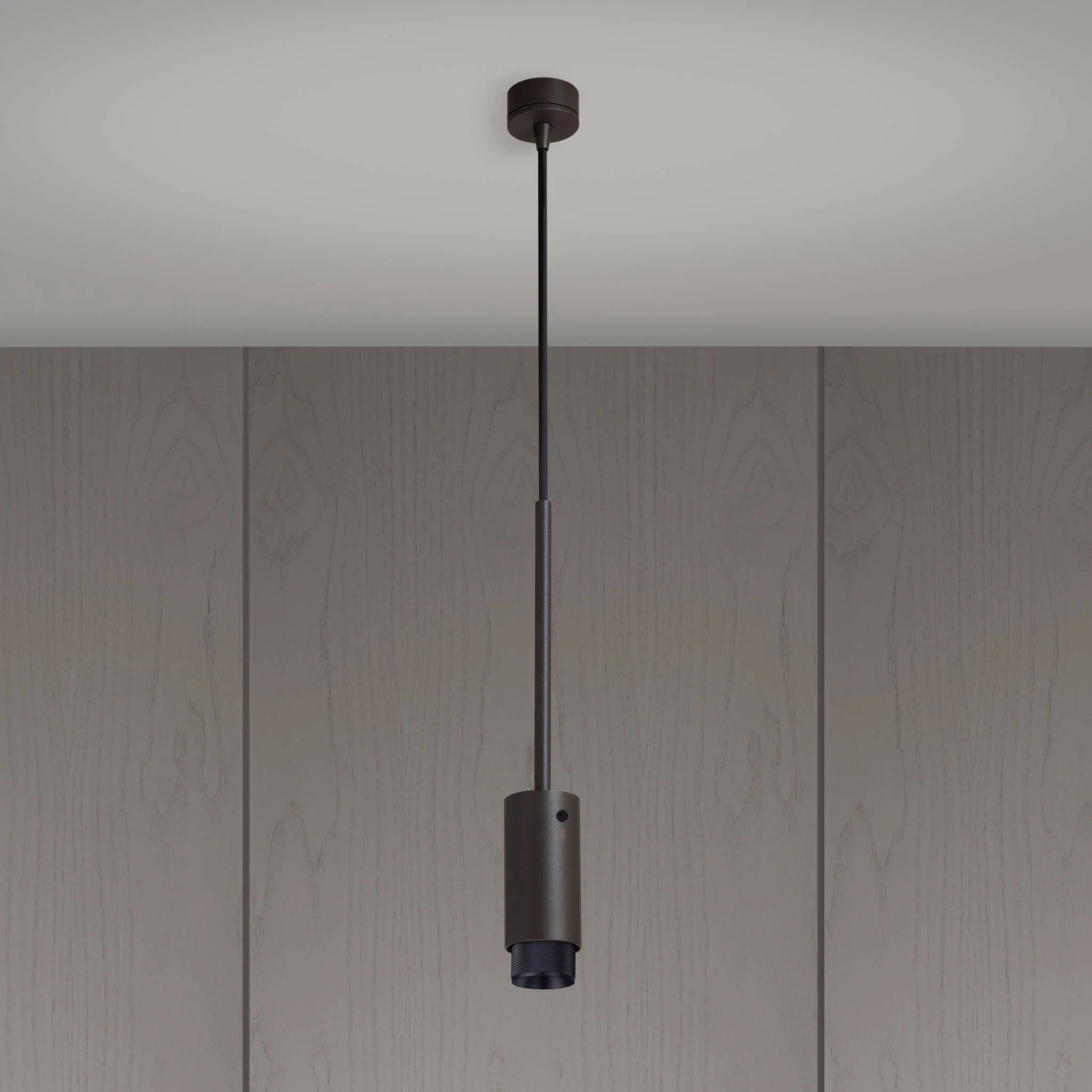 EXHAUST PENDANT 十字吊燈（GRAPHITE 飾面）