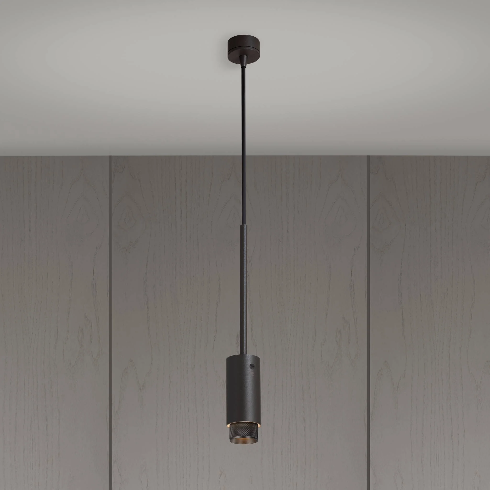 EXHAUST PENDANT 十字吊燈（GRAPHITE 飾面）