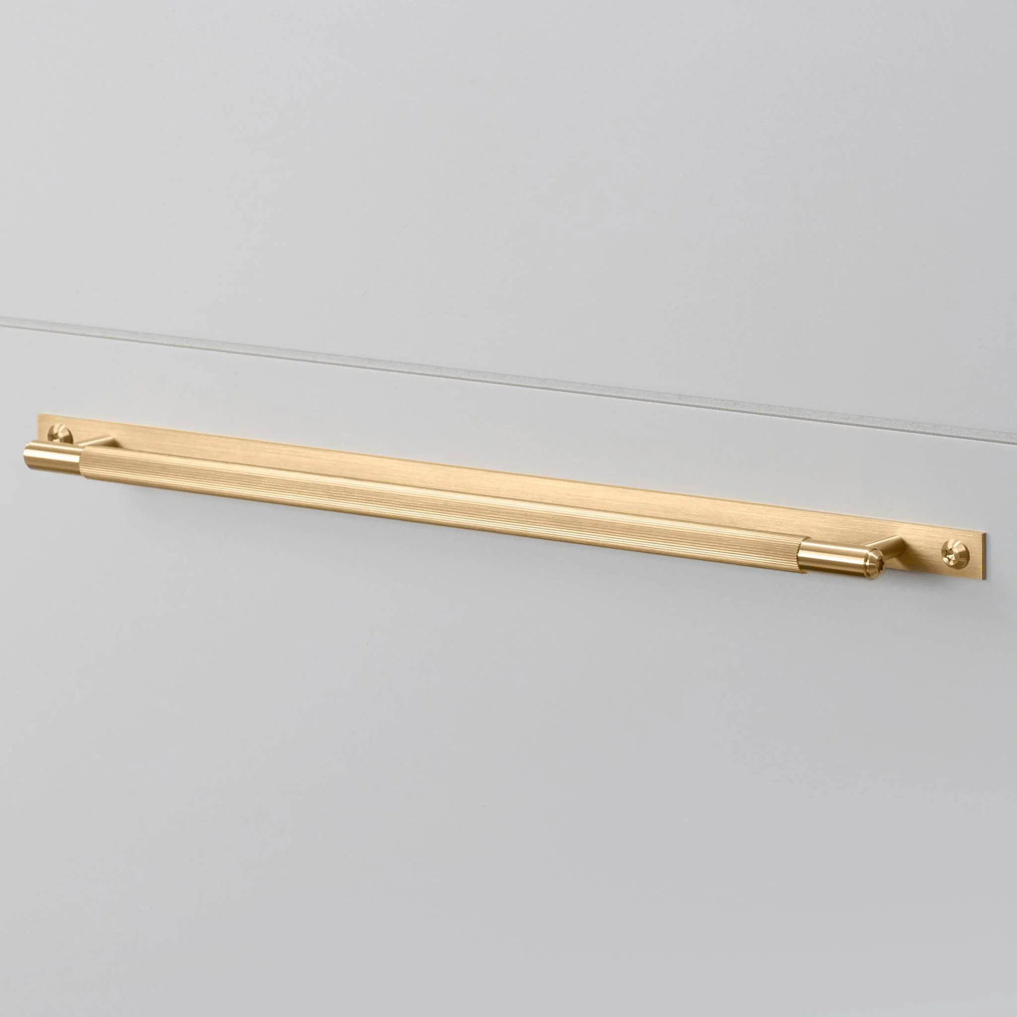 BARRE DE TRACTION / PLAQUE / LINÉAIRE