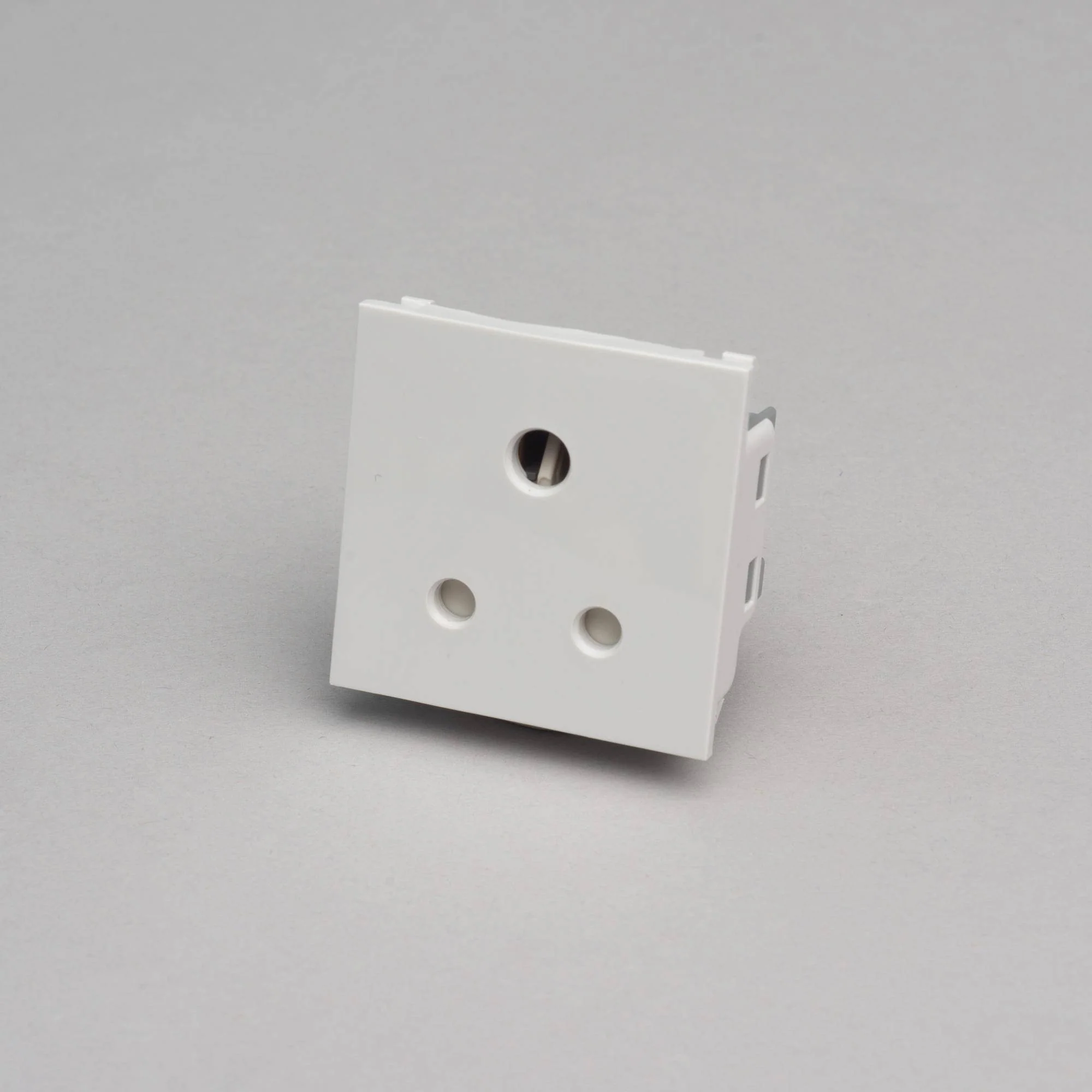5A Steckdosenmodul mit Rundstift, 50 mm