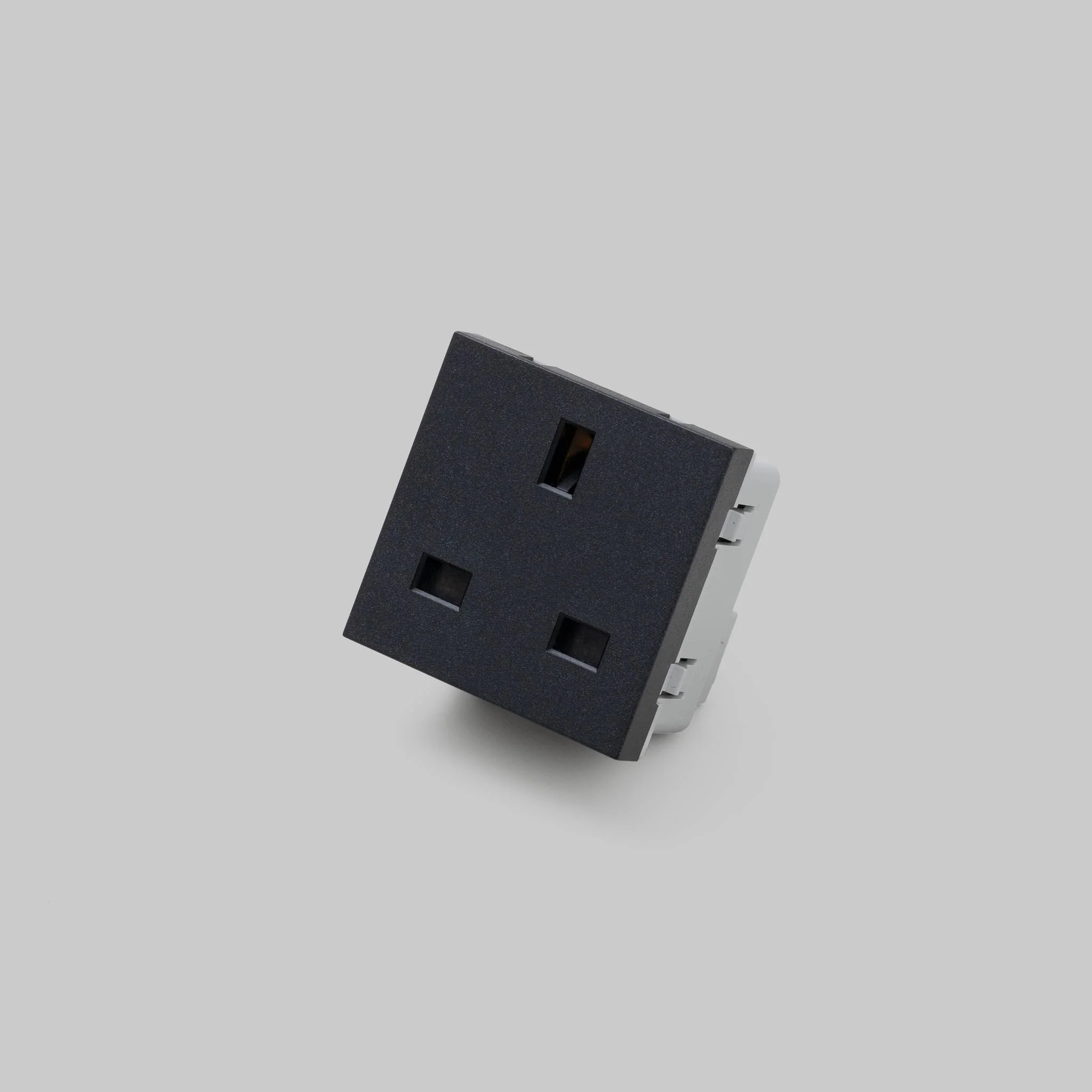 13A UK-Steckdosenmodul Moduleinsatz für 45MM Stromplatten