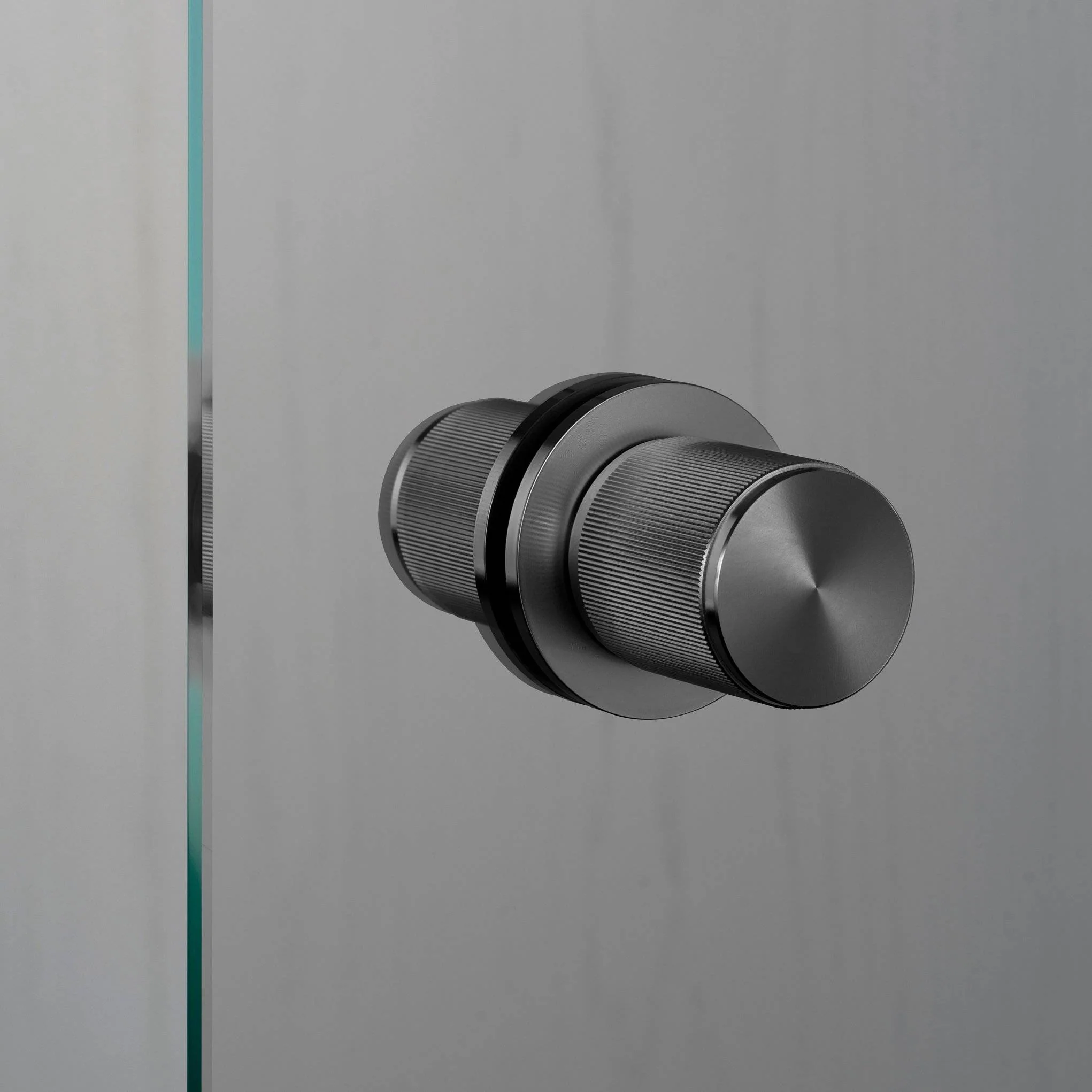 DOOR KNOB / FIXED / DOUBLE-SIDED / LINEAR