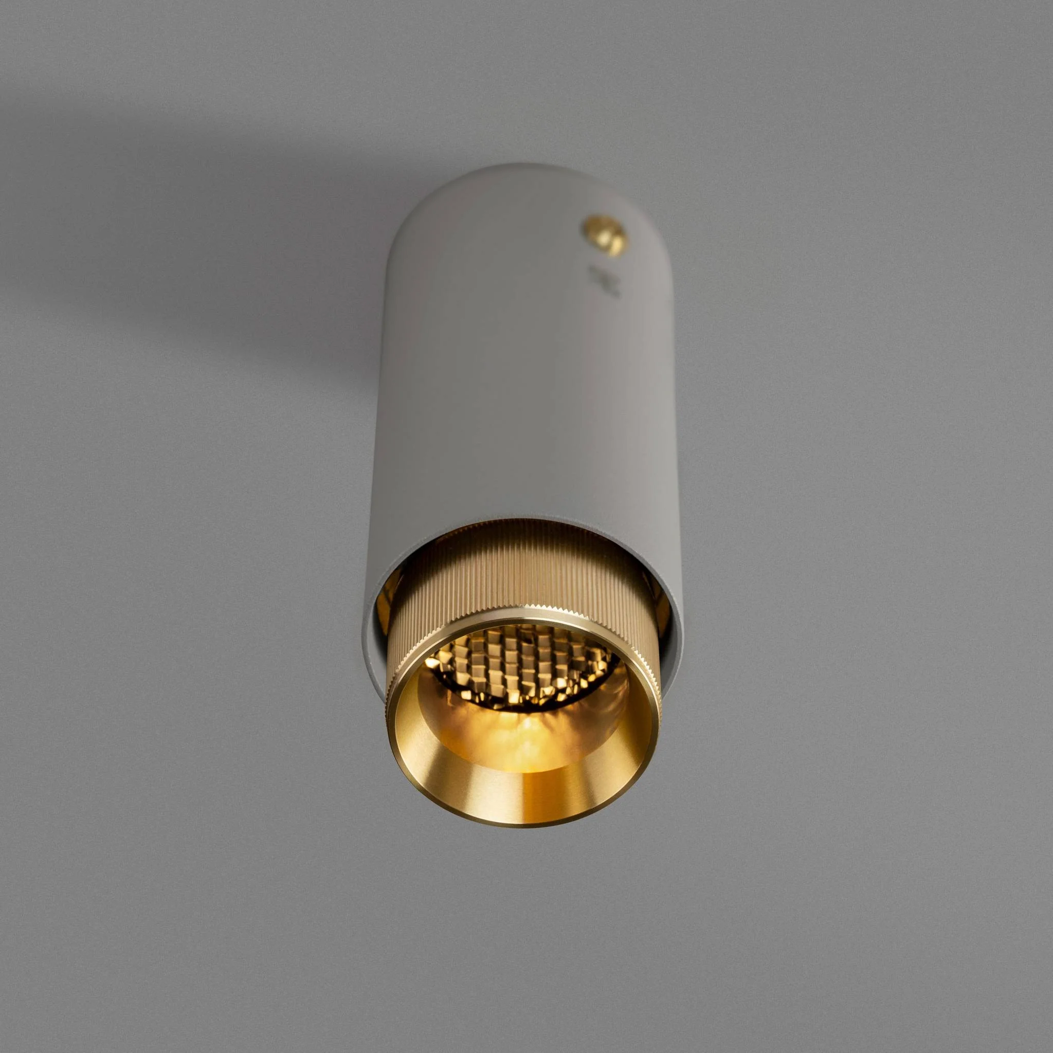 EXHAUST SURFACE / LINEAR Surface Mounted Linear Spotlight in Stone