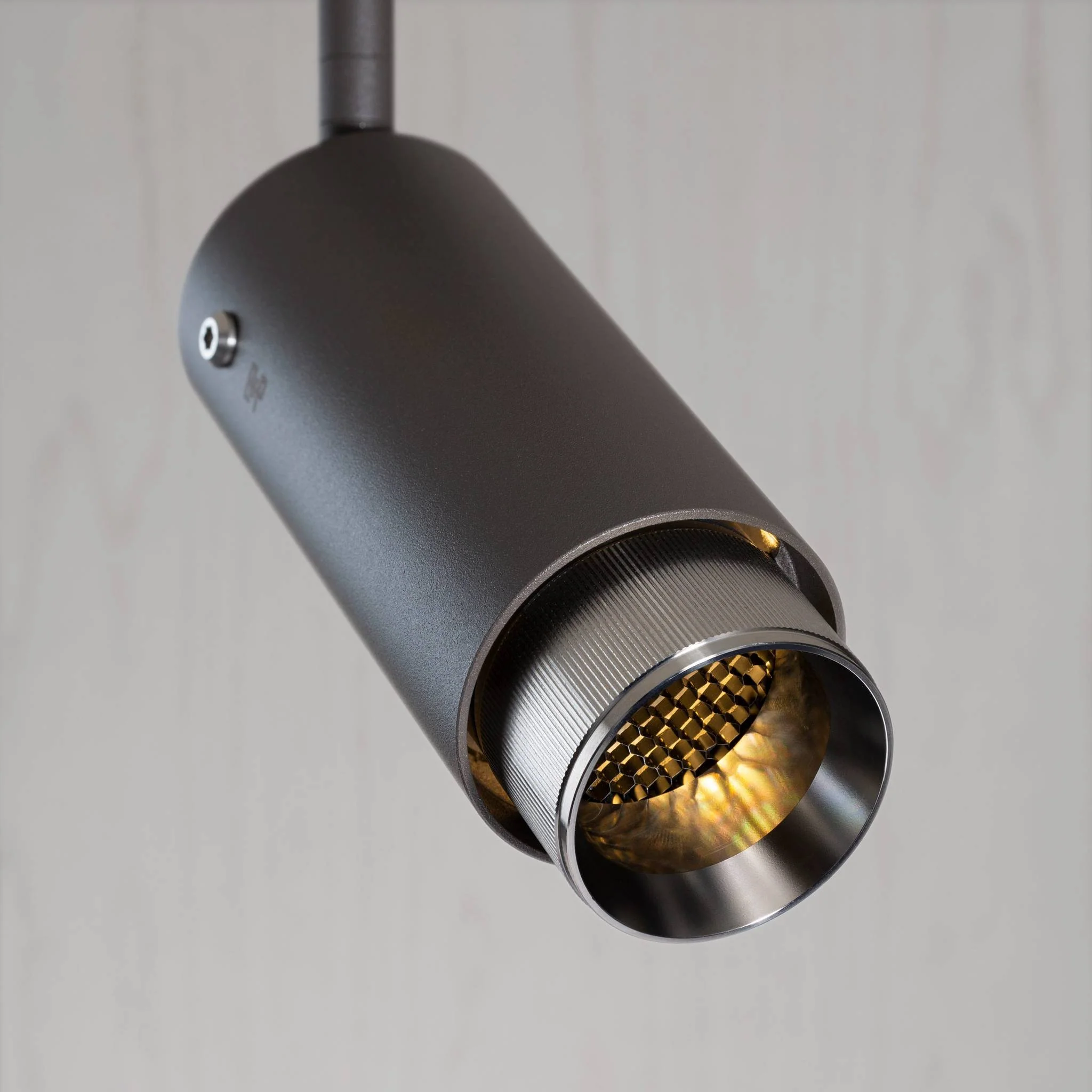FARETTO SU BINARIO EXHAUST LINEAR con Adattatore a 3 Circuiti in GRAFITE