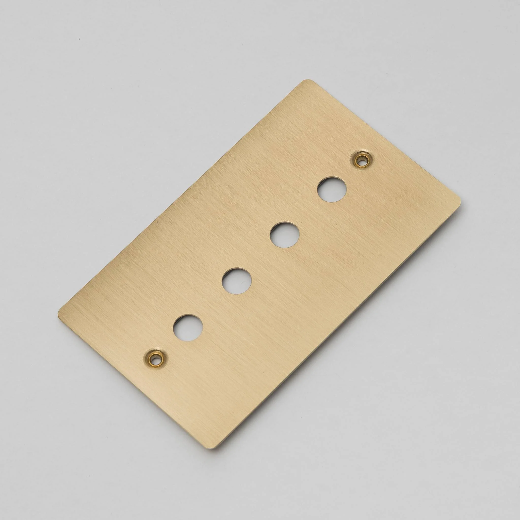 2G Wandplatte für vier Dimmer- oder Wippschalter-Module