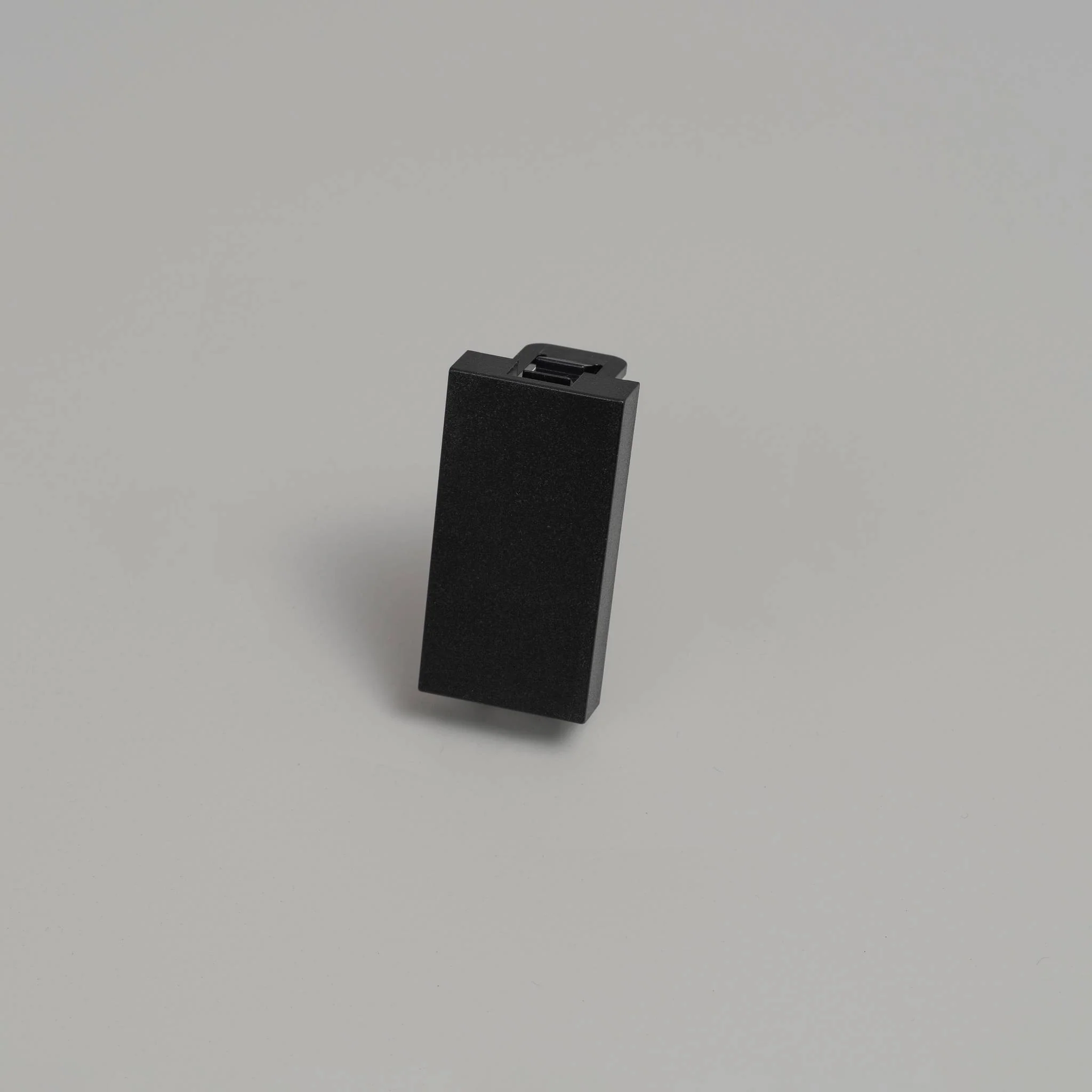 Czarna plastikowa wkładka INSERT 25mm do tablic UK Euro