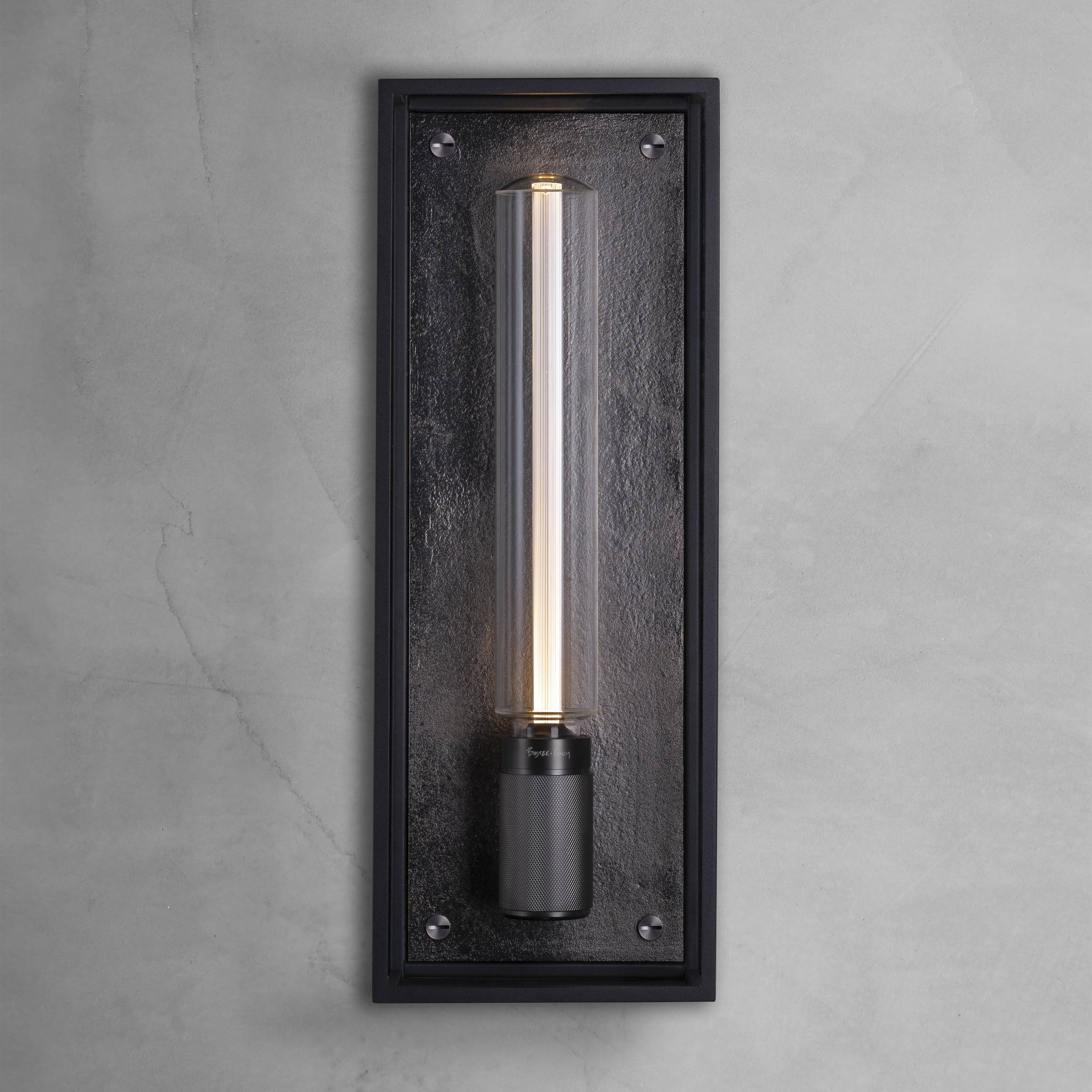Caged Wet wandlamp Cross groot in zes metaalafwerkingen
