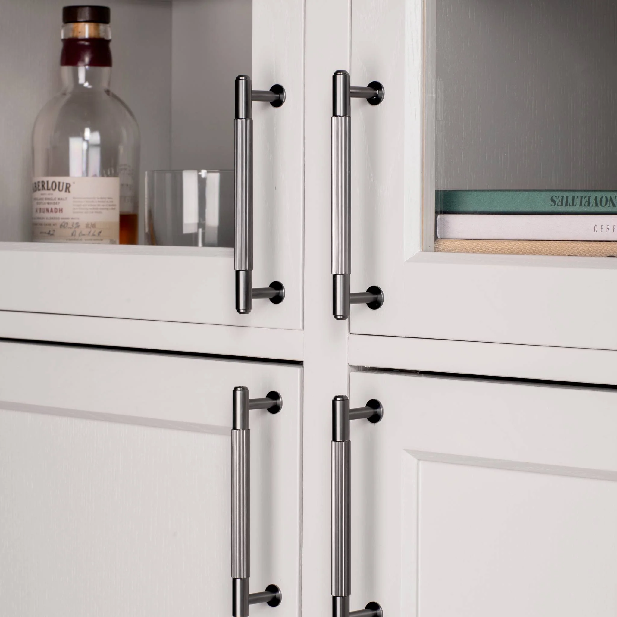 PULL BAR / LINEAR / LARGE / PACK OF 8 / UNBOXED