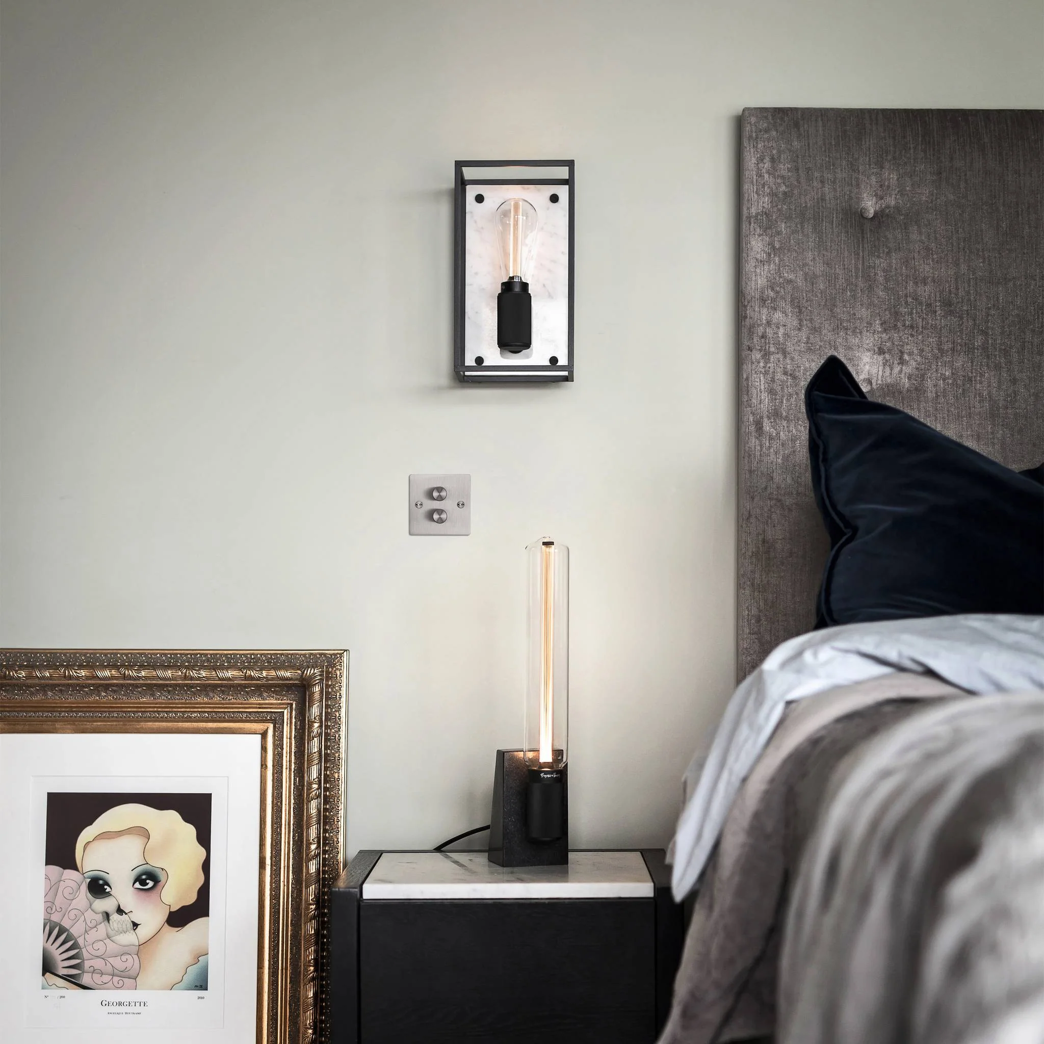 CAGED WALL / MEDIUM / CROSS Medium Wall Light