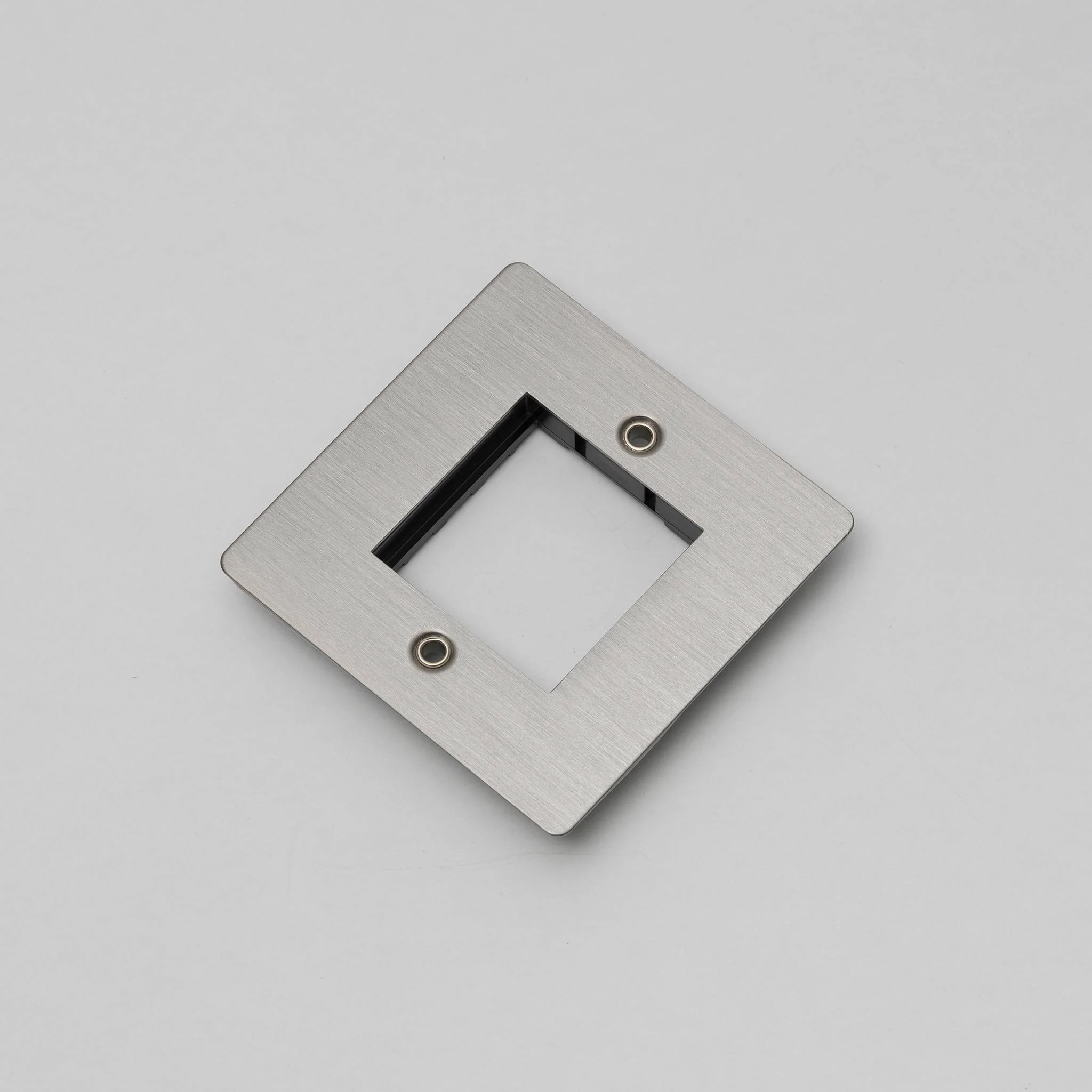 Pelat Dinding Logam 1G untuk Modul MODULE Tunggal, 45mm