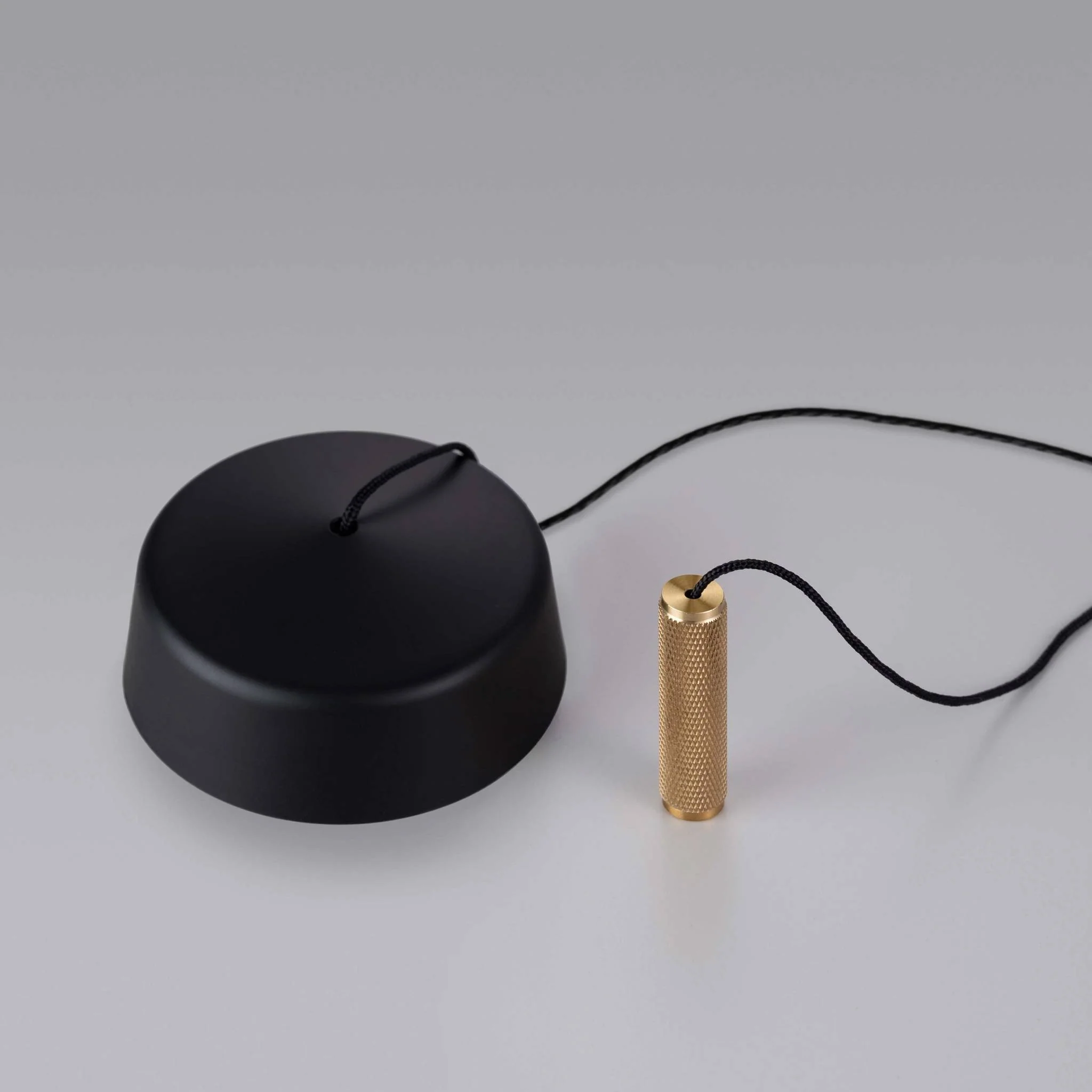 BATHROOM PULL SWITCH / CROSS