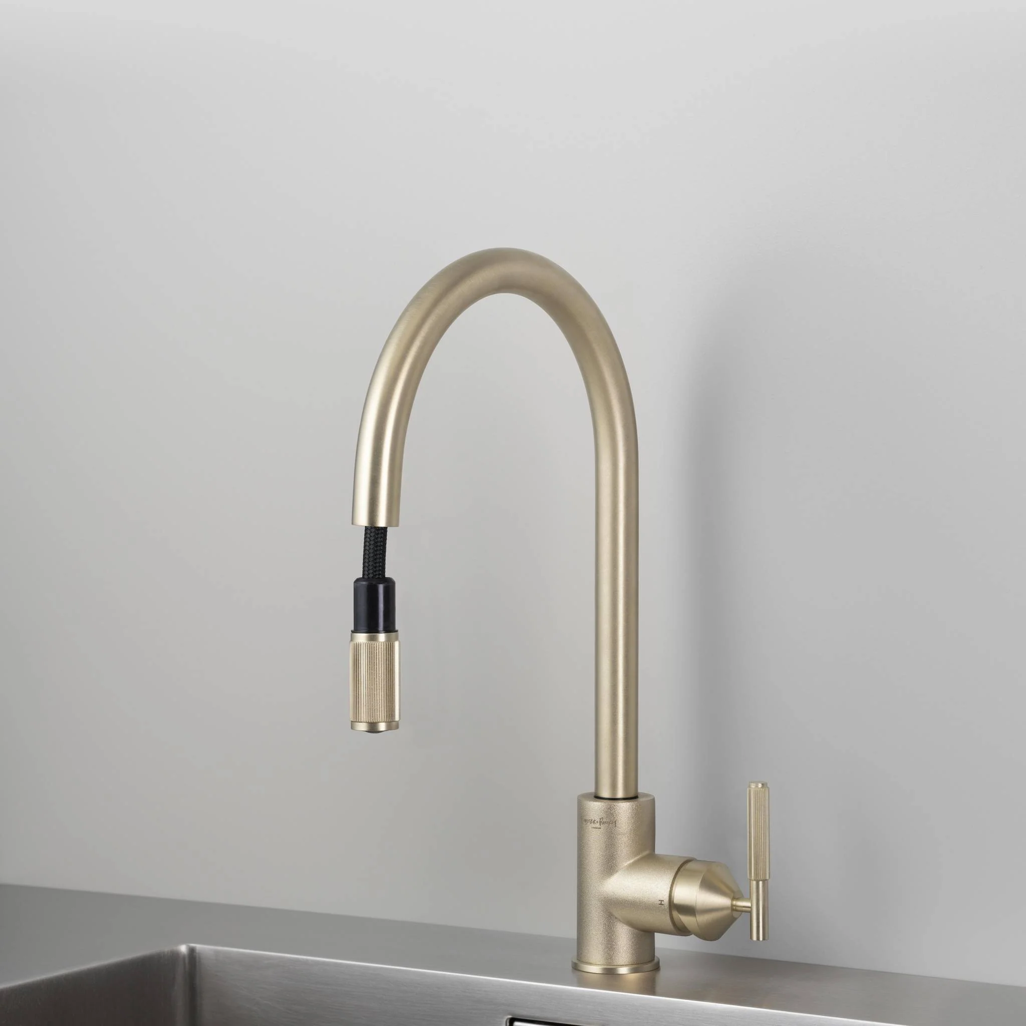 UK KITCHEN TAP / PULL-OUT MIXER / LINEAR