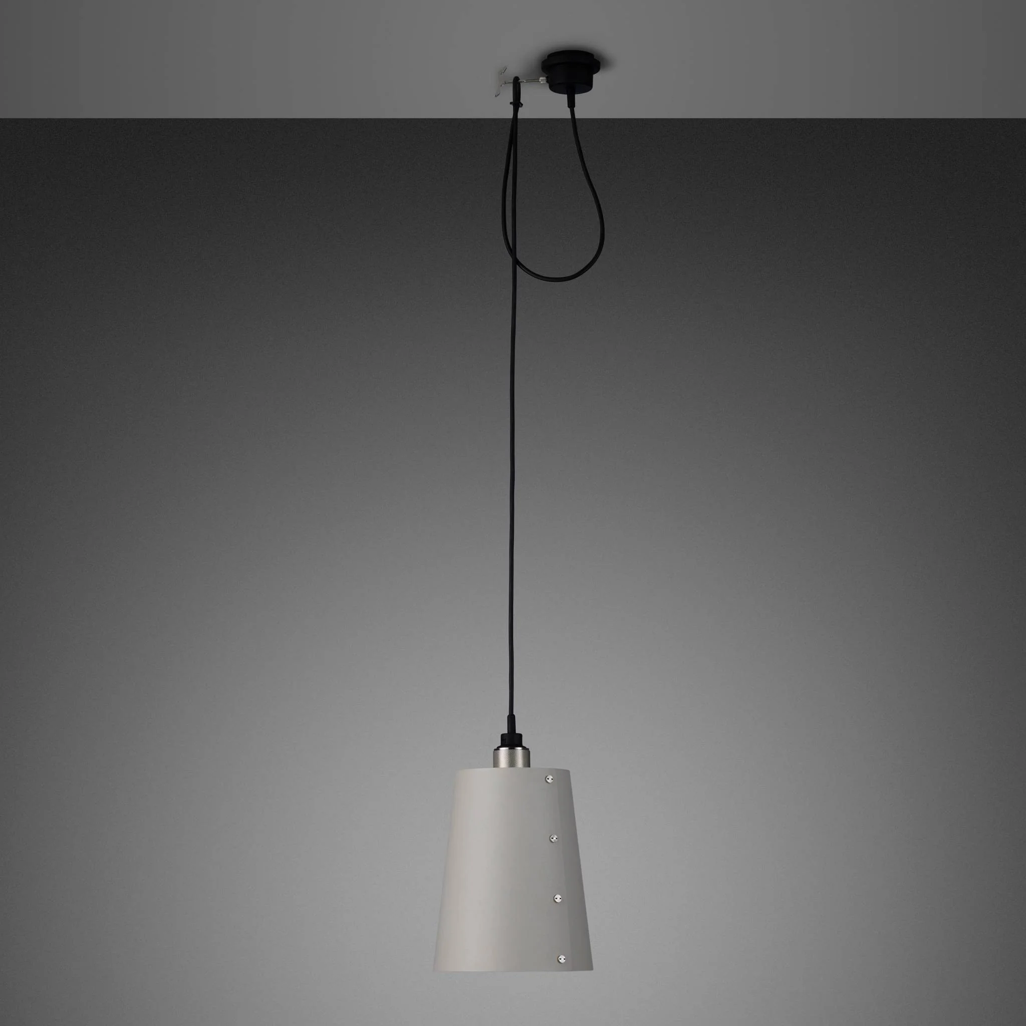 HOOKED 1.0 / LARGE / CROSS / STONE