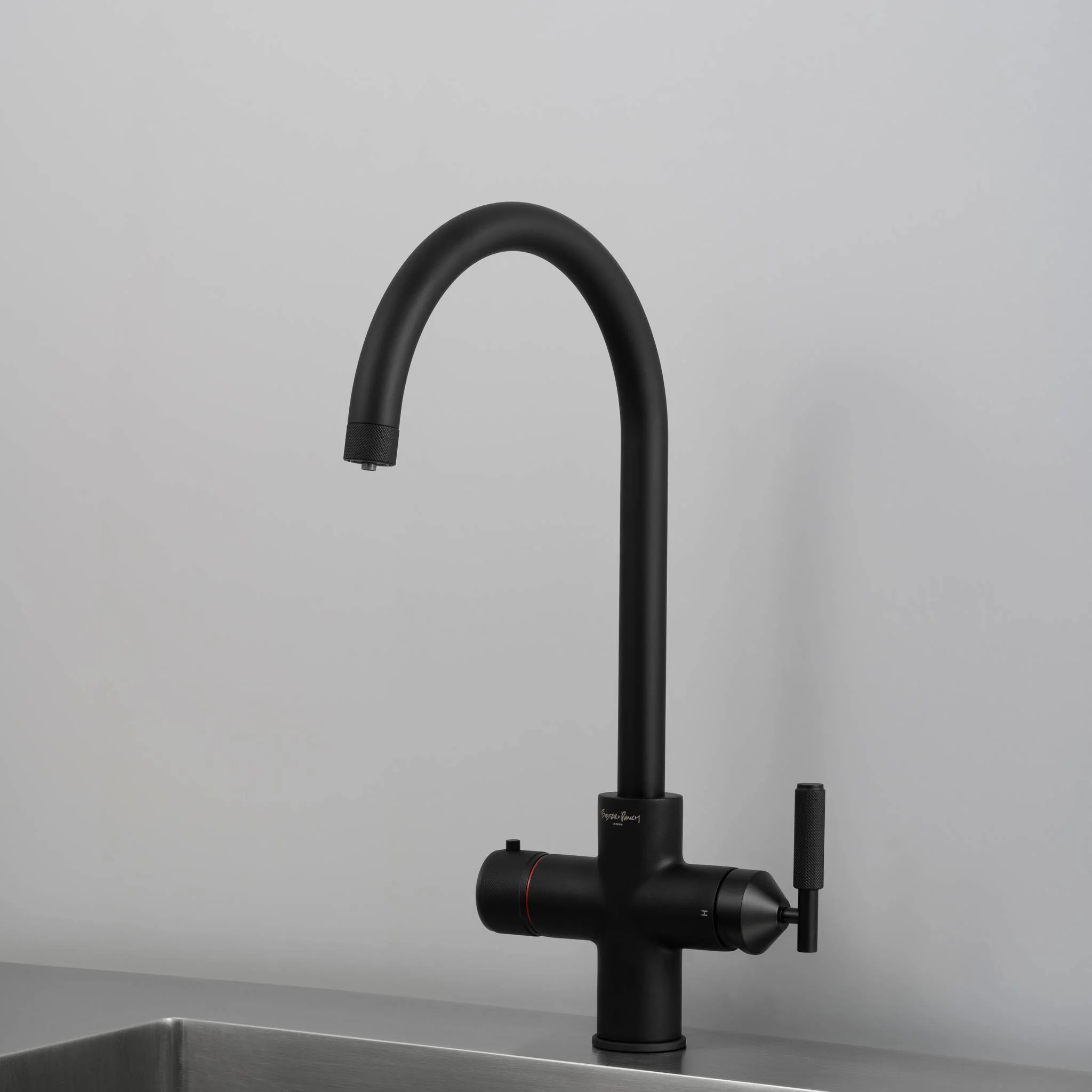 UK KITCHEN HOT TAP / 4 IN 1 / CROSS