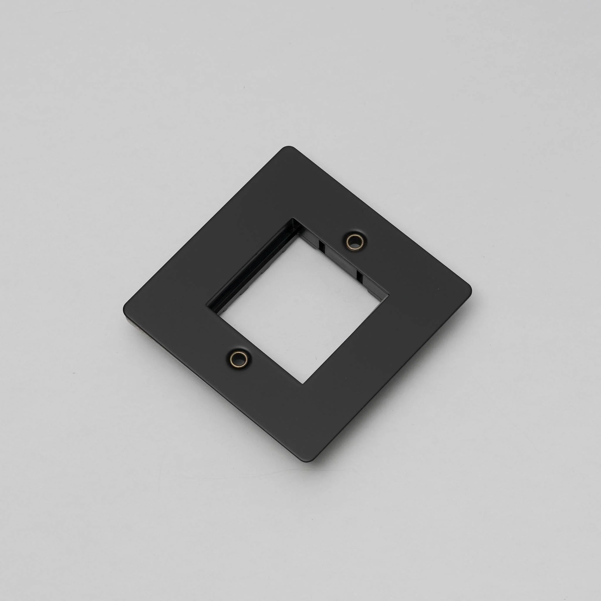 Pelat Dinding Logam 1G untuk Modul MODULE Tunggal, 45mm