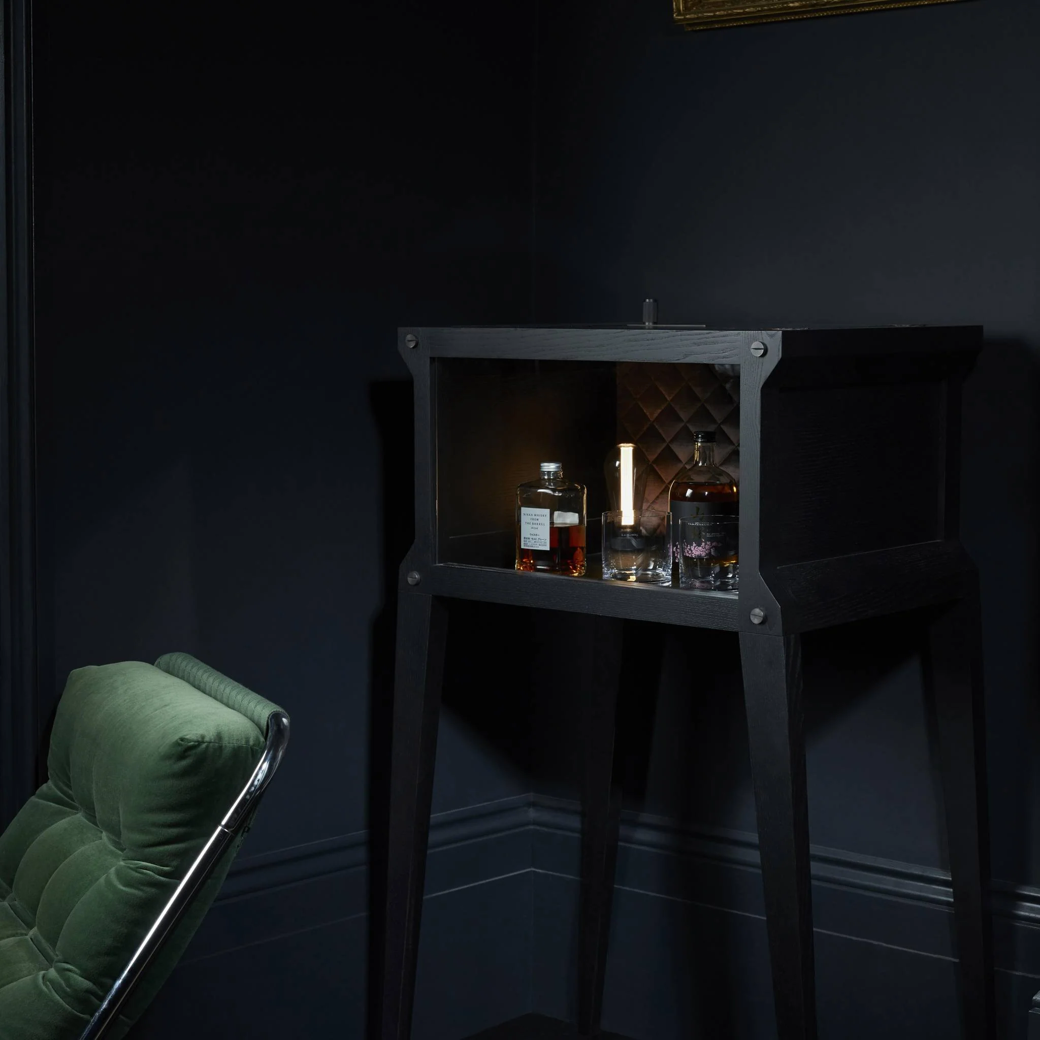 THE POPSTAR gin- en cocktailbar in zwart eiken, UK