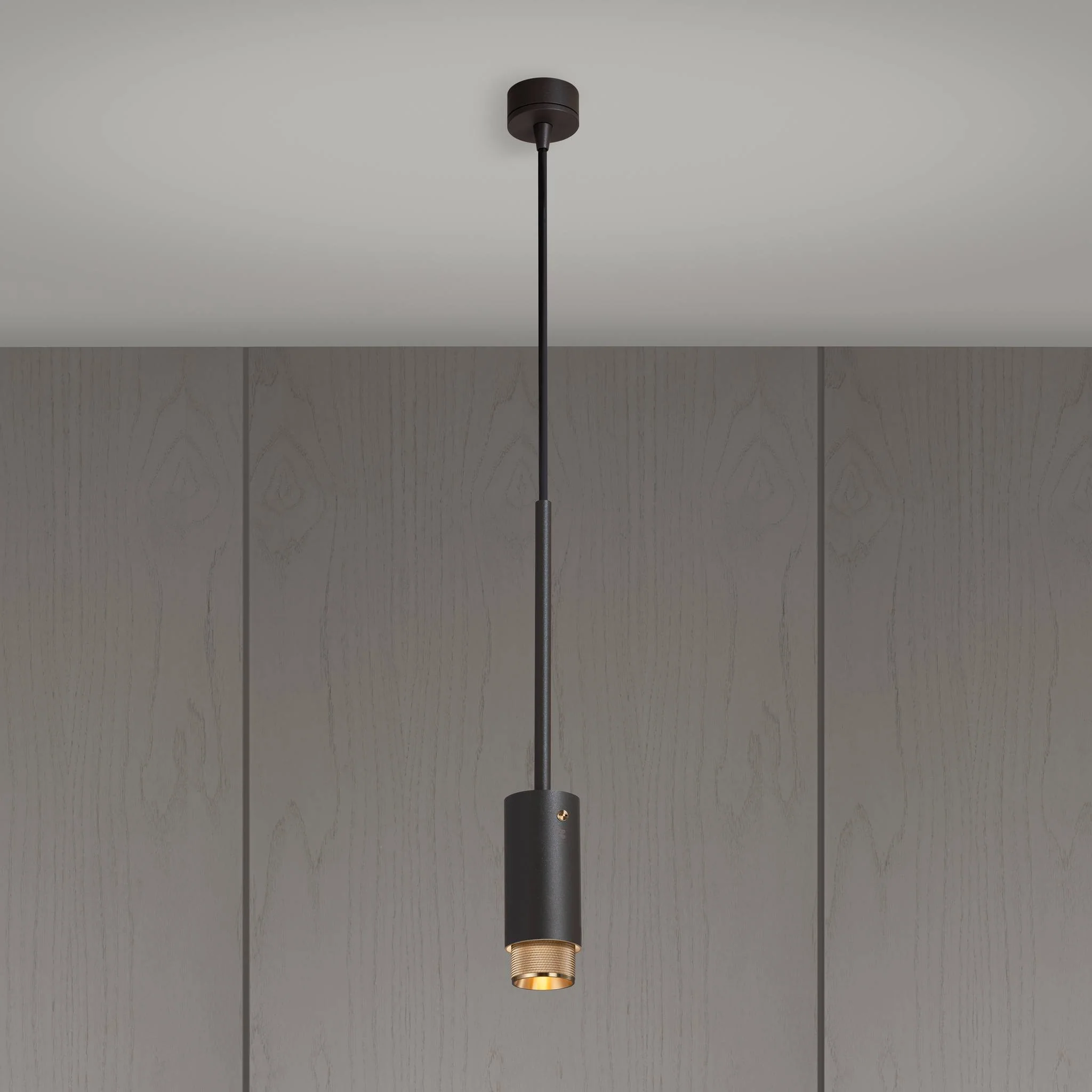 EXHAUST PENDANT 十字吊燈（GRAPHITE 飾面）