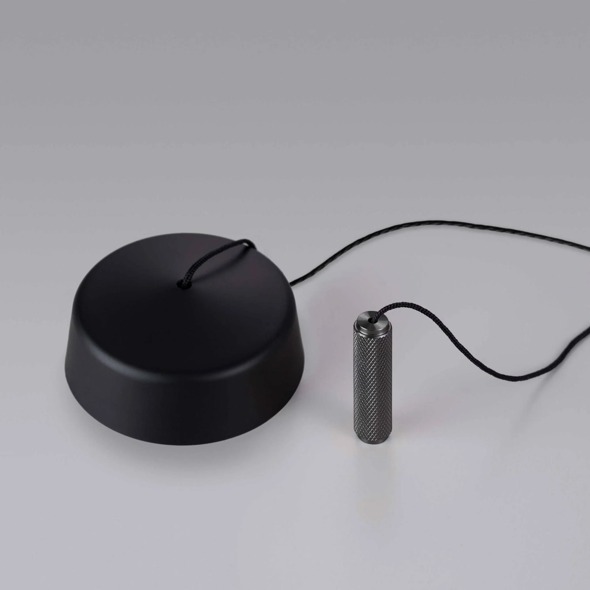BATHROOM PULL SWITCH / CROSS