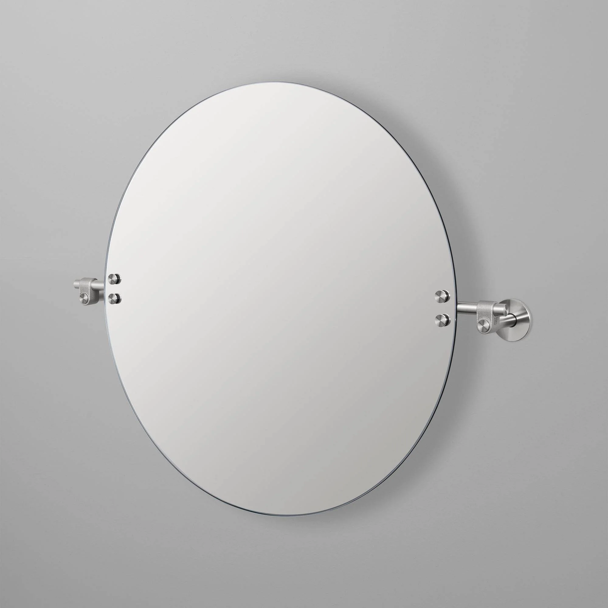 MIRROR / 거친 주물 너클과 폴리시드 바를 적용한 캐스트 틸팅 미러