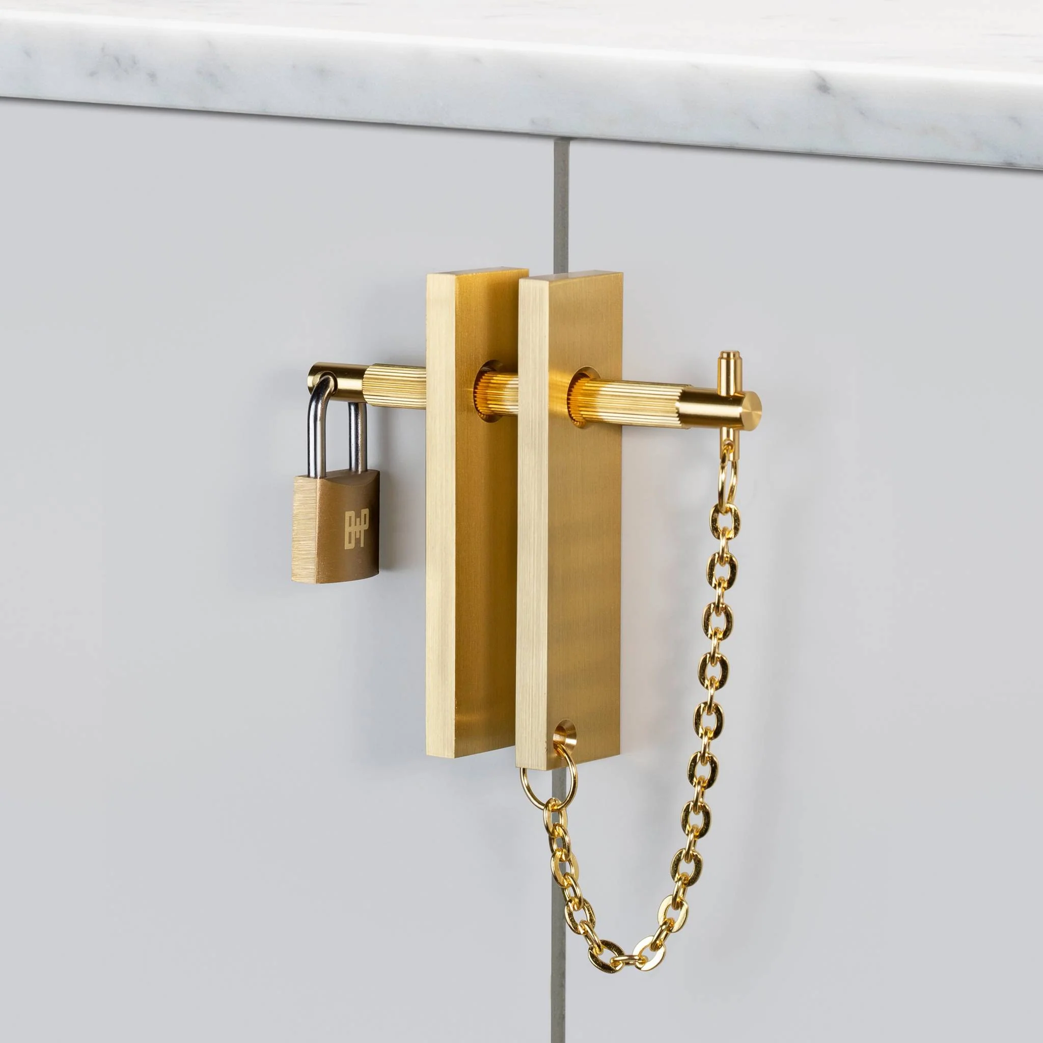 PRECIOUS BAR / LINEAR Solid Metal Pull Bar With Padlock