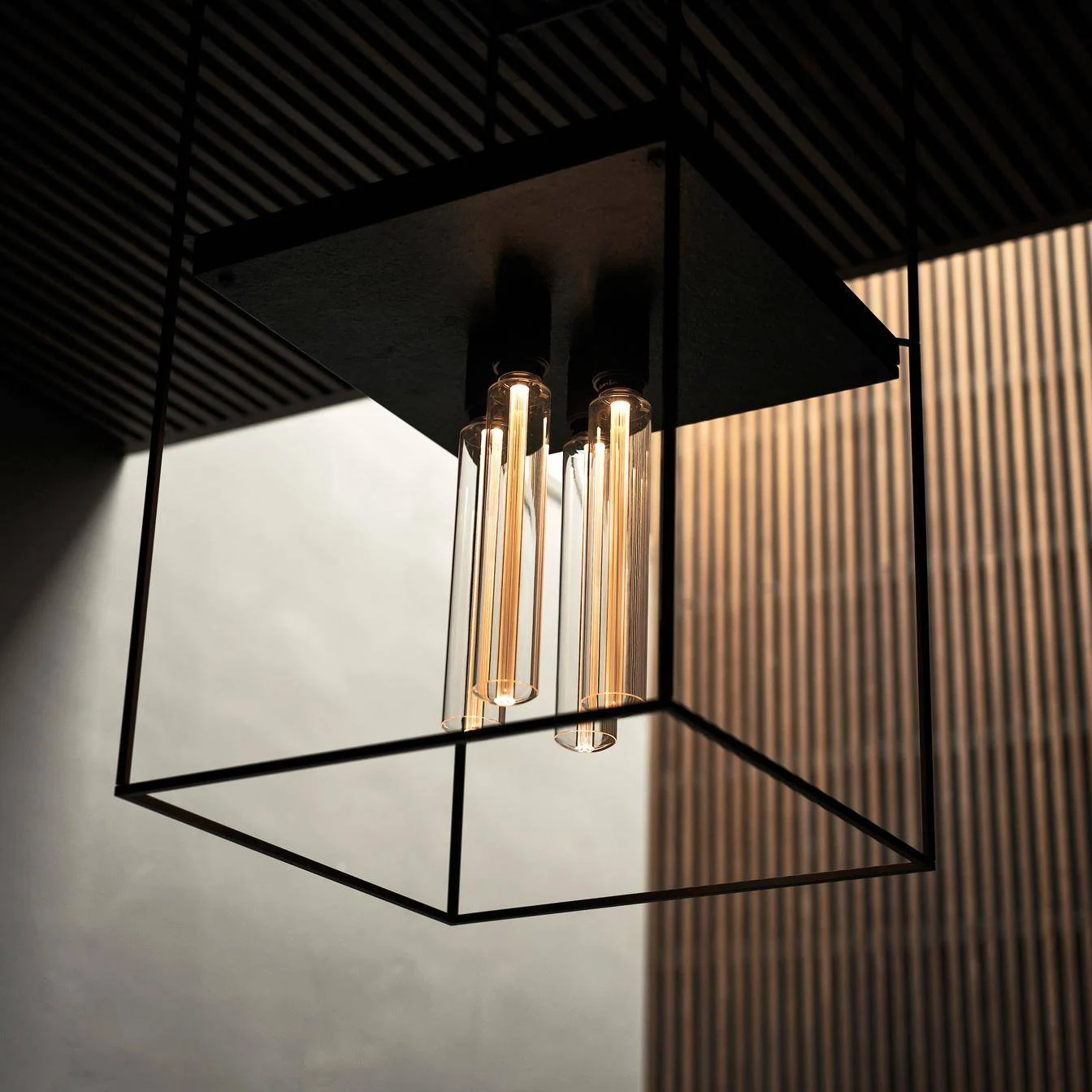NEDHÆNGT LOFT / 4.0 / KRYDS