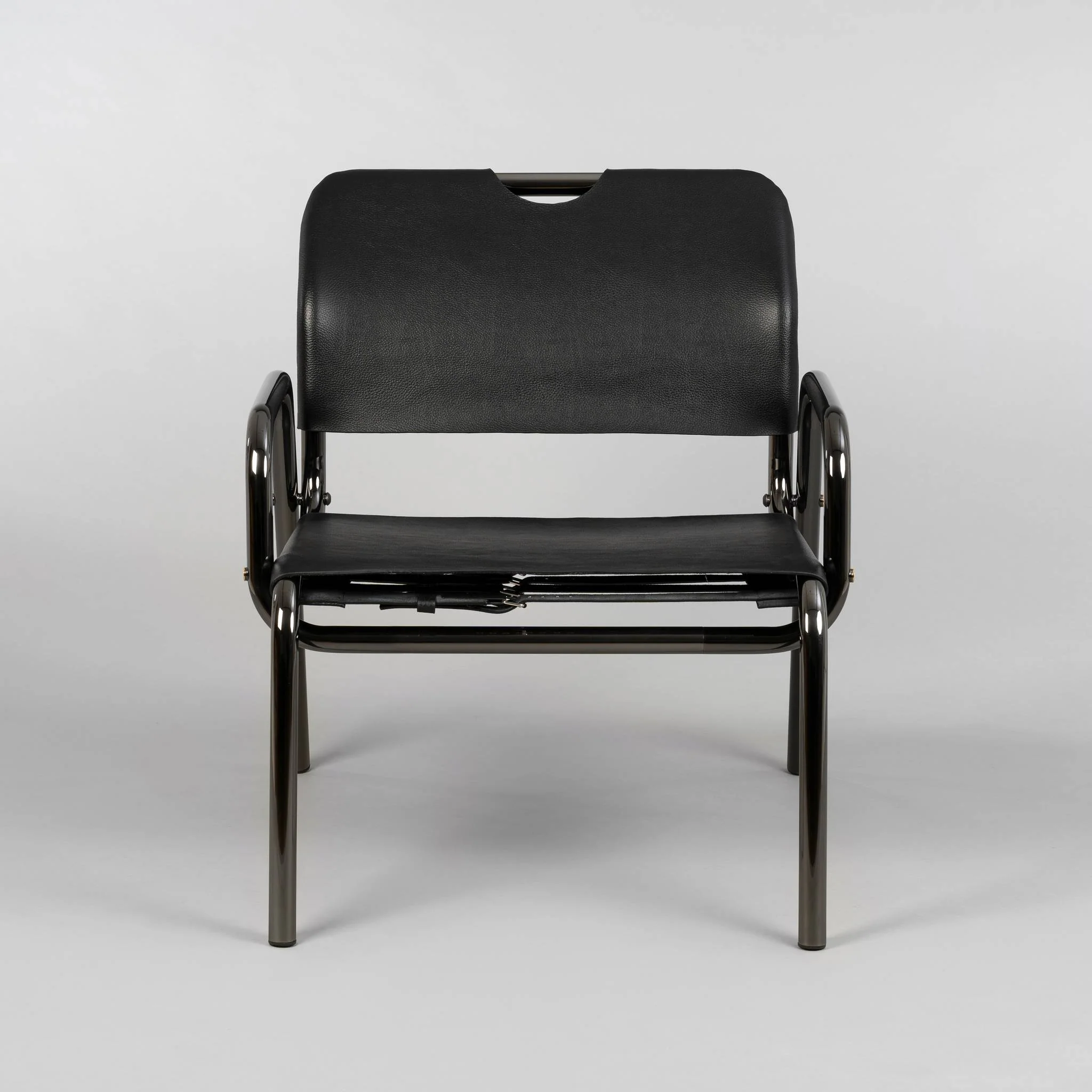 THE CHOPPER loungestol med svart kromramme og skinnsete