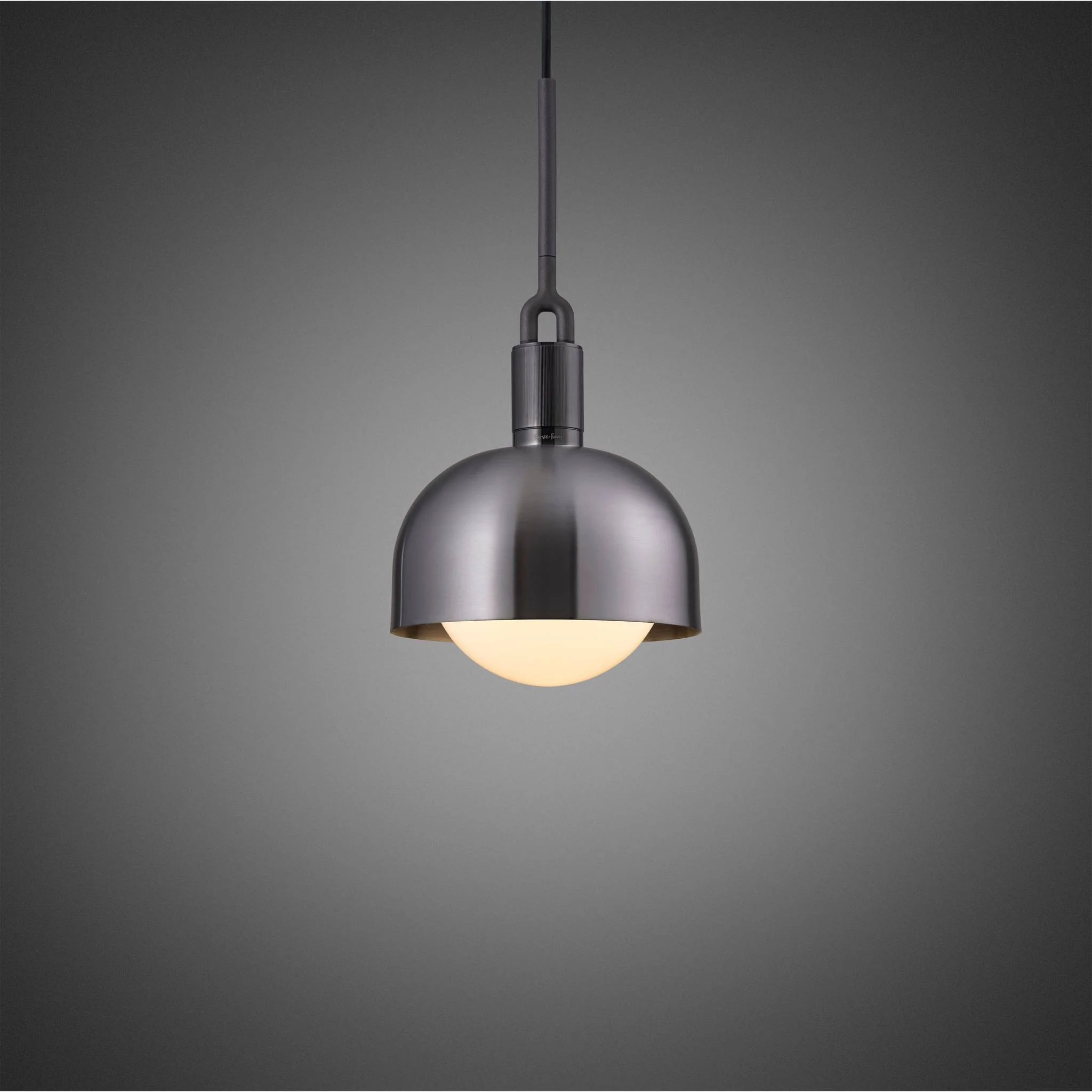 Suspension LINÉAIRE FORKED avec globe en verre opalin MEDIUM