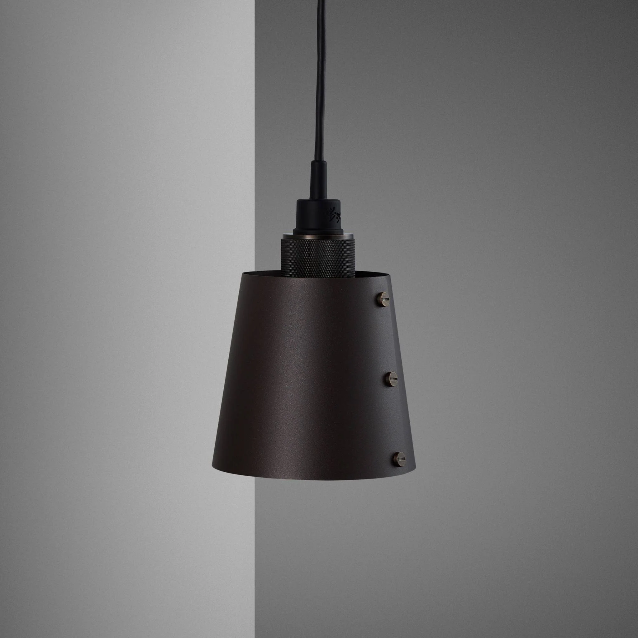 Applique murale Croix Petite HOOKED finition GRAPHITE