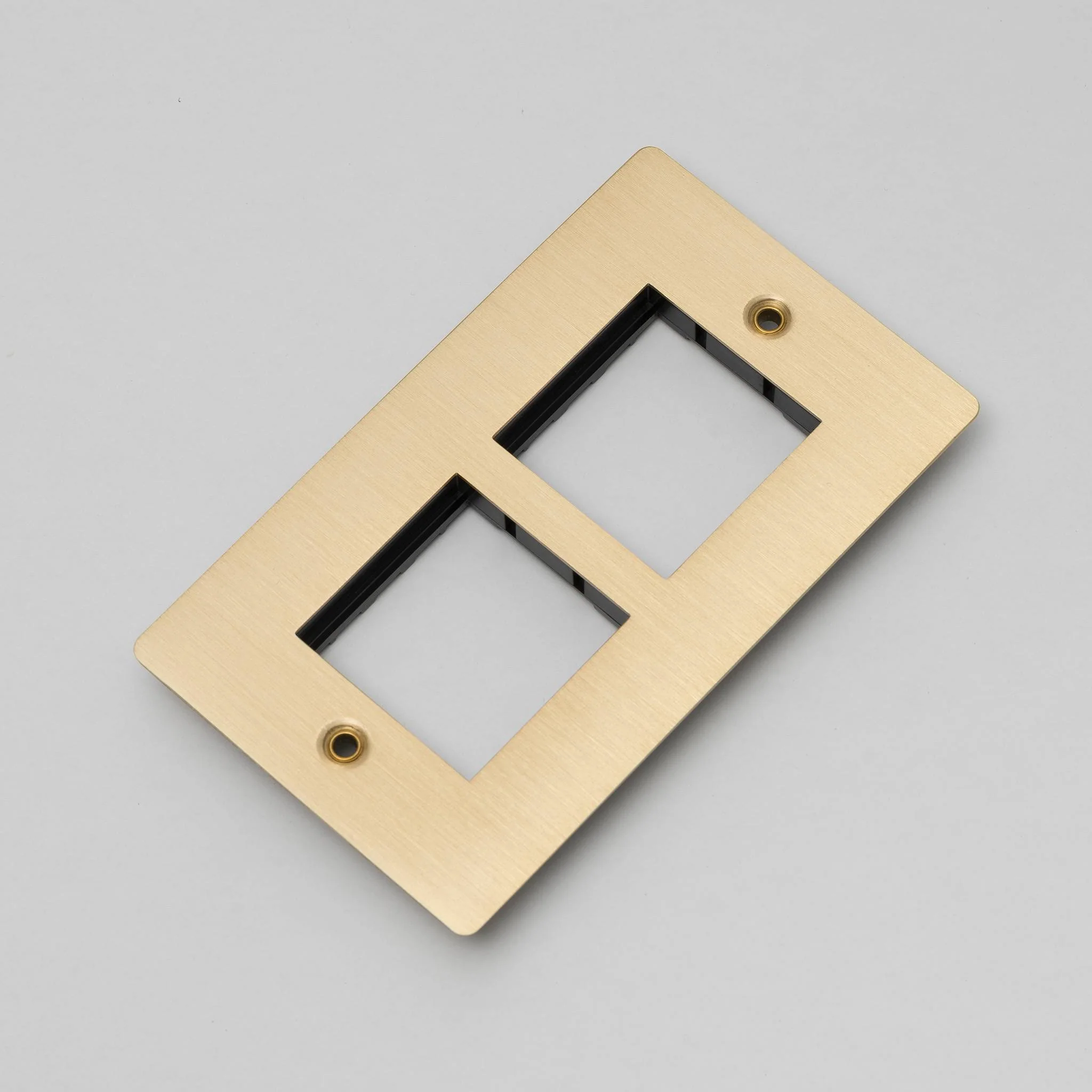 Massive Metall-Wandplatte 2G für zwei 45-mm-Module