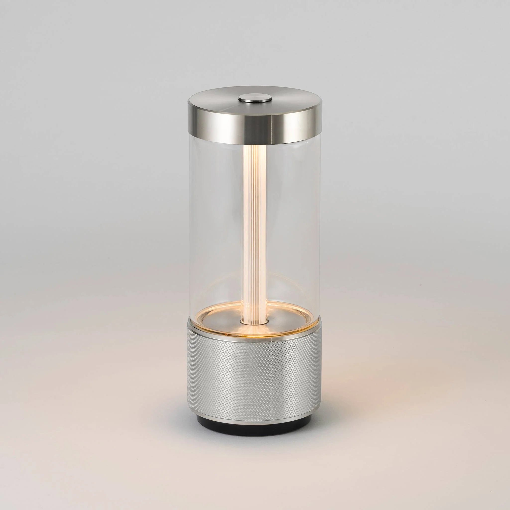 TAKEOUT PORTABLE Portable Table Light in Brass or Steel