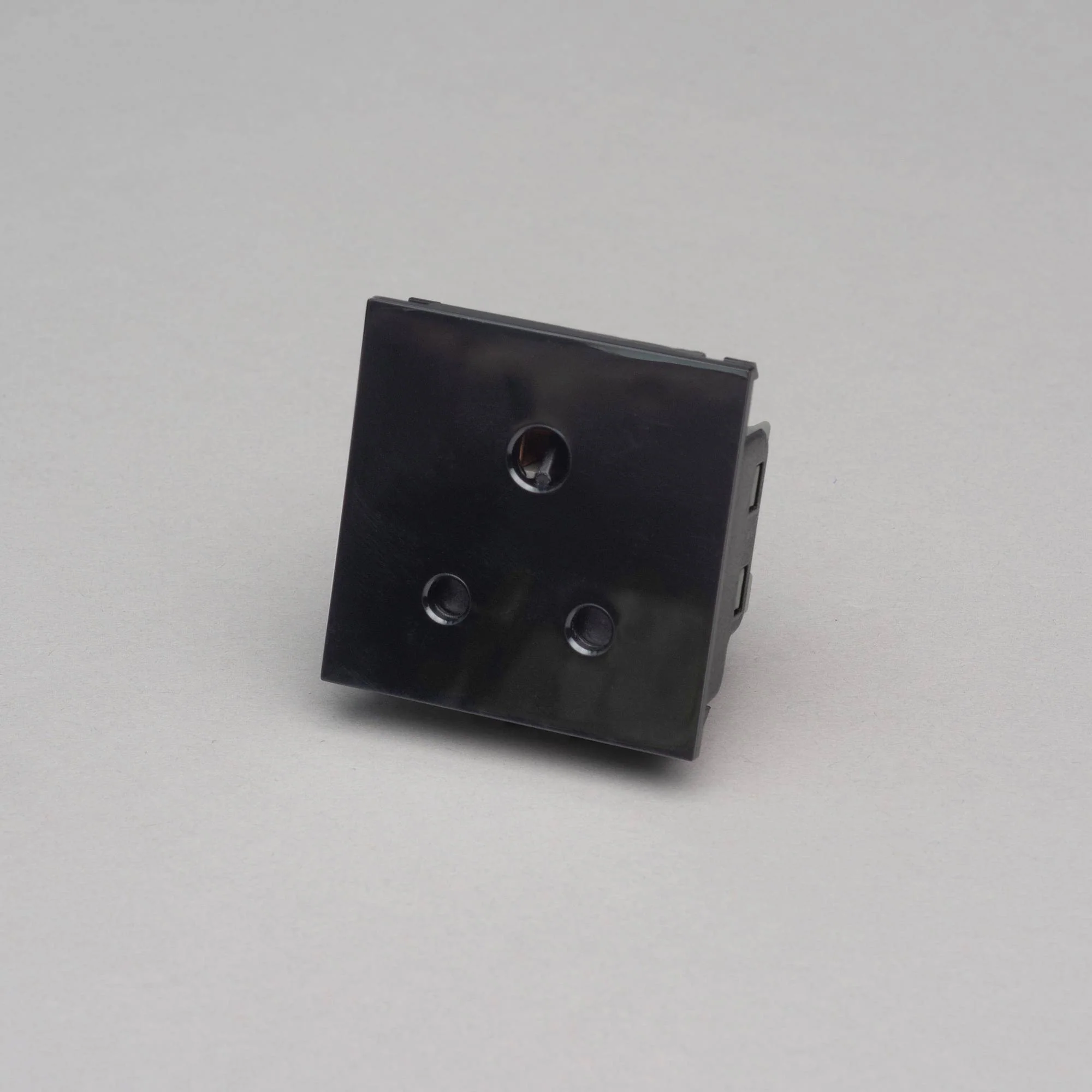 MODULE PRISE 5A pour plaques Euro 50 MM