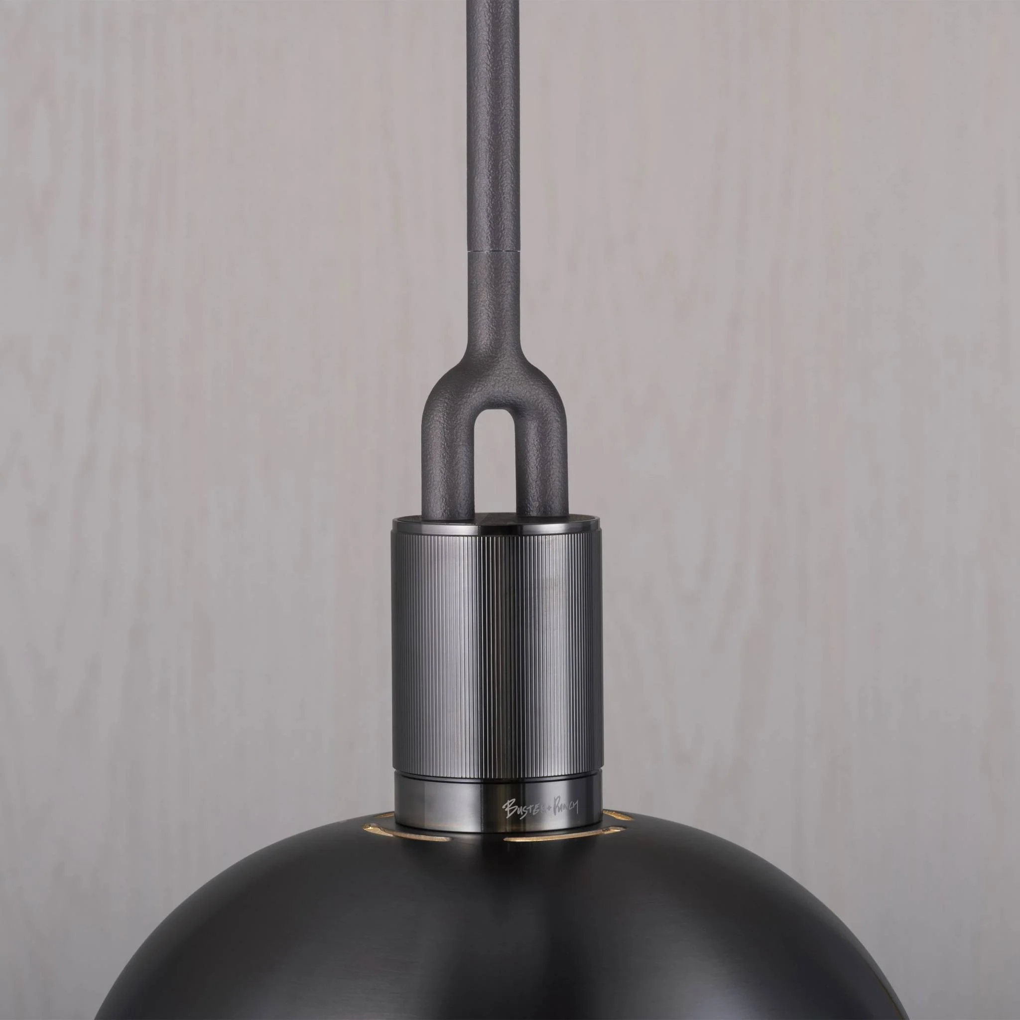 Suspension LINÉAIRE FORKED avec globe en verre opalin MEDIUM
