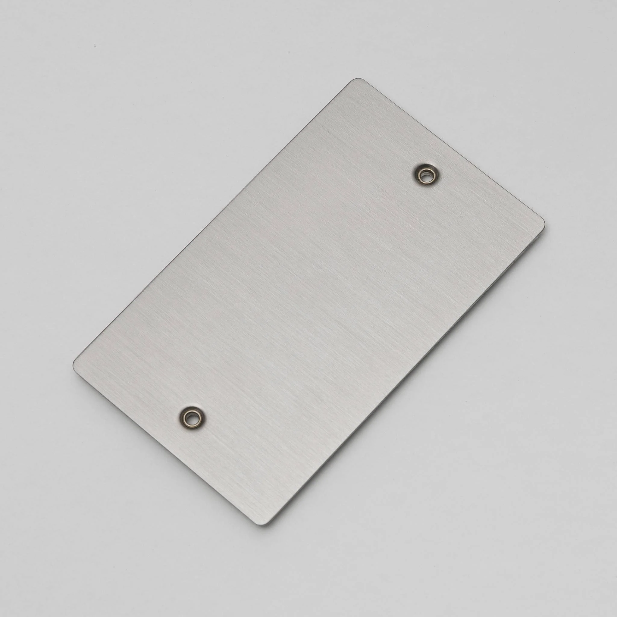 2G tyhjä seinälevy, massiivimetallia, B+P Detail Kit -yhteensopiva