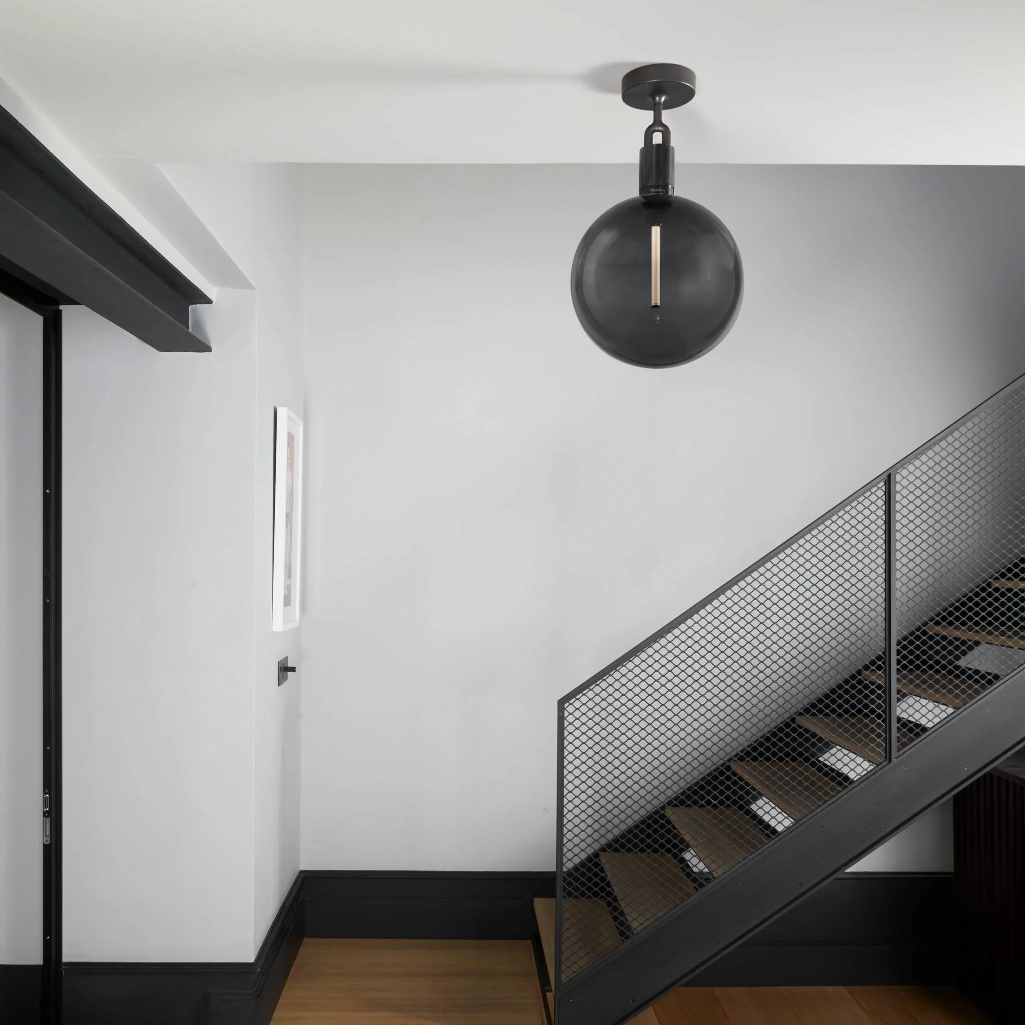 FORKED CEILING LINEAR plafondlamp met gerookte bol, groot