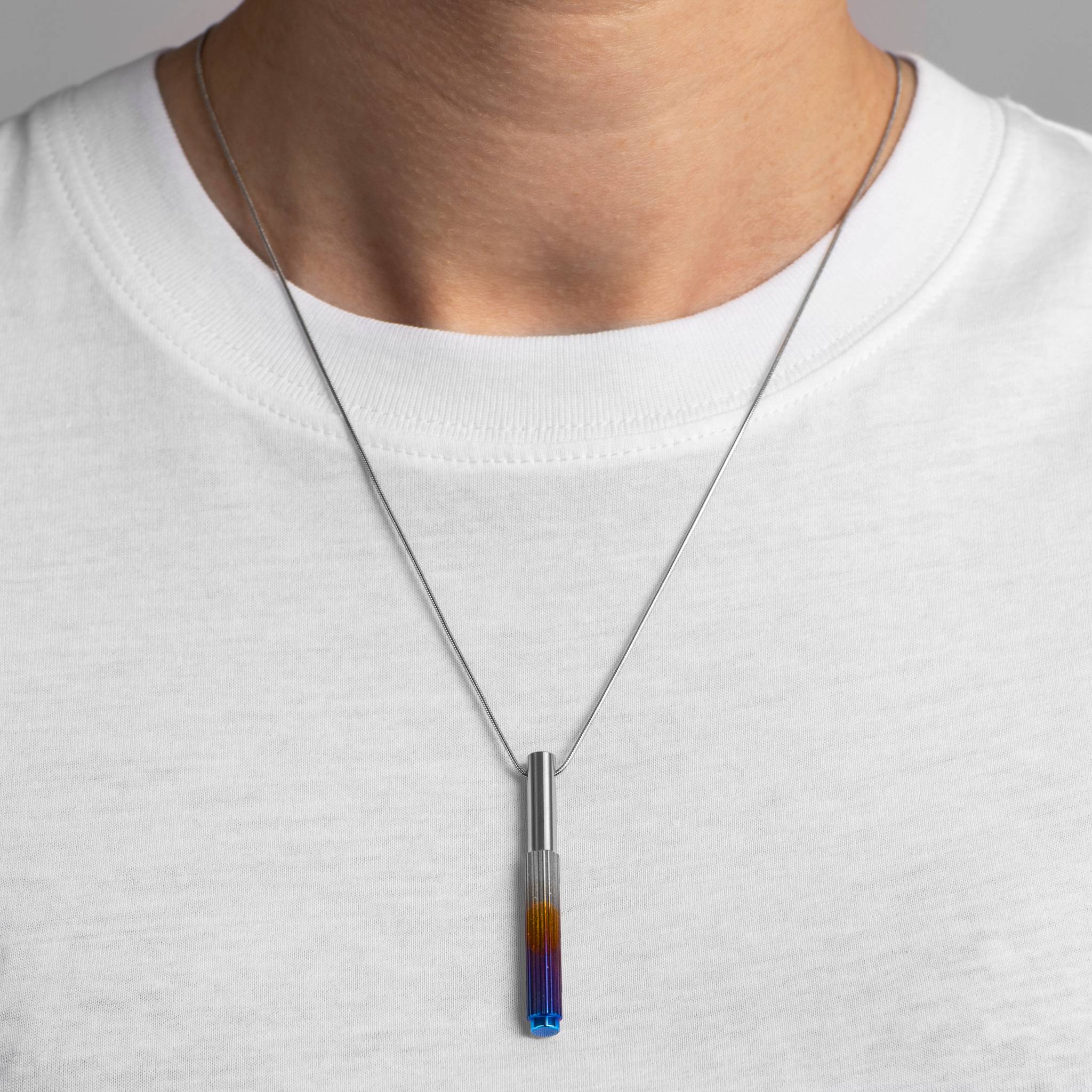 NECKLACE / VERTICAL / LINEAR / BURNT STEEL