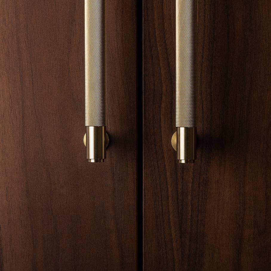 CLOSET Closet Bar in Black Anodised Metal with Cross Knurl