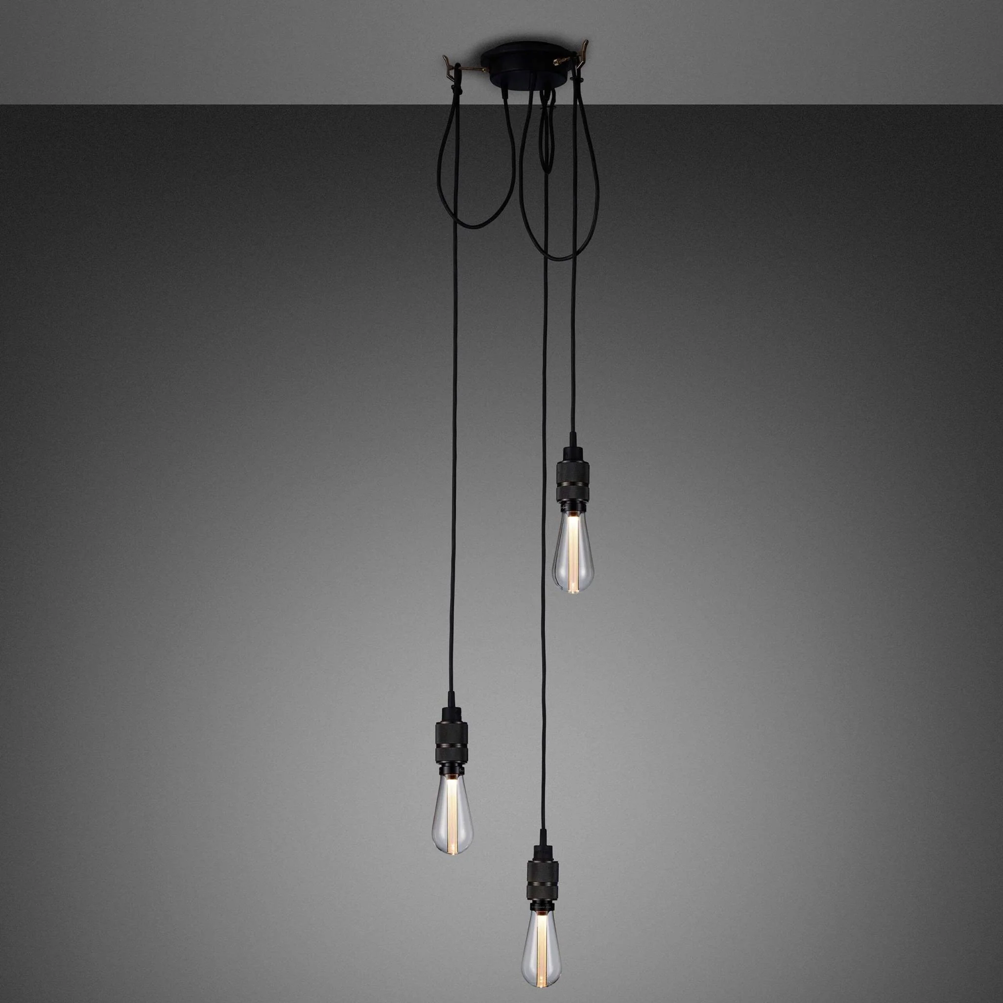 HOOKED 3.0 / NUDE / CROSS