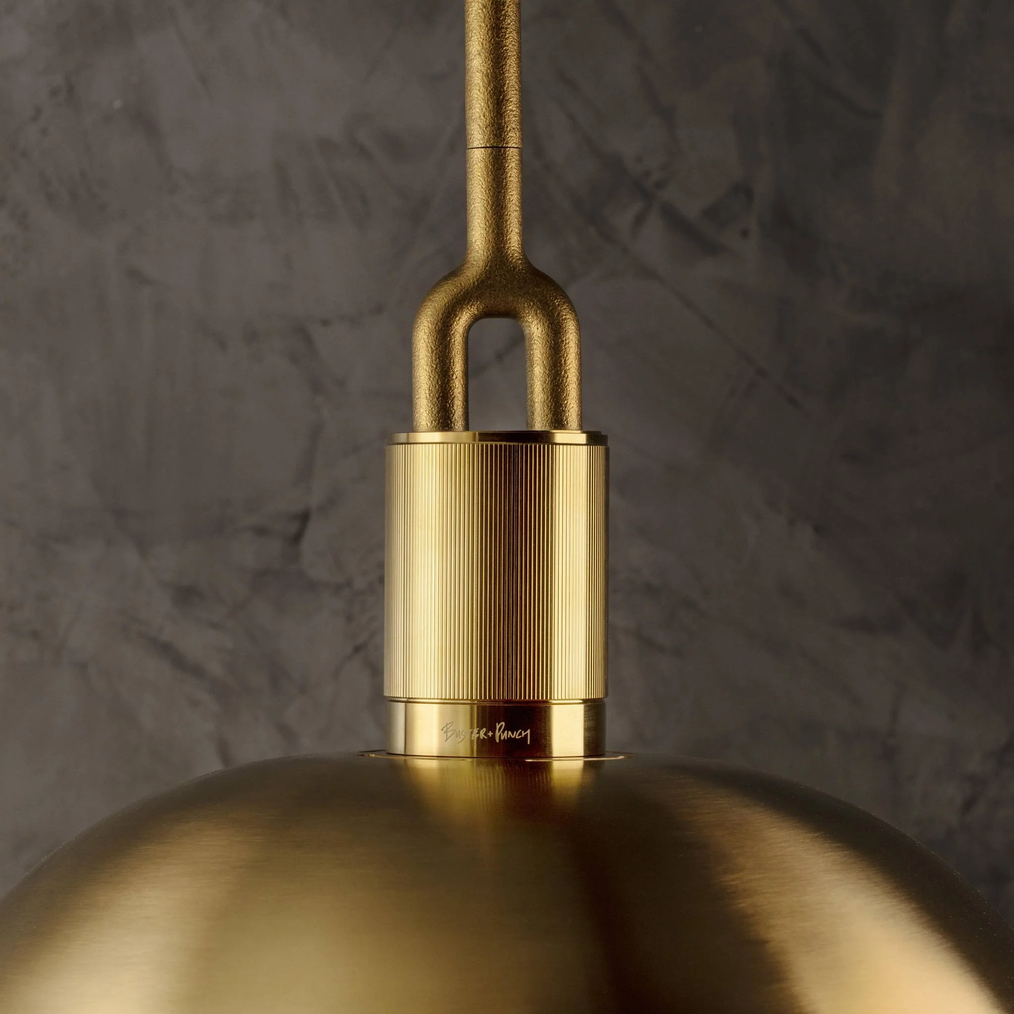 FORKED PENDANT LINEAR Metallpendellampa och skärm, stor
