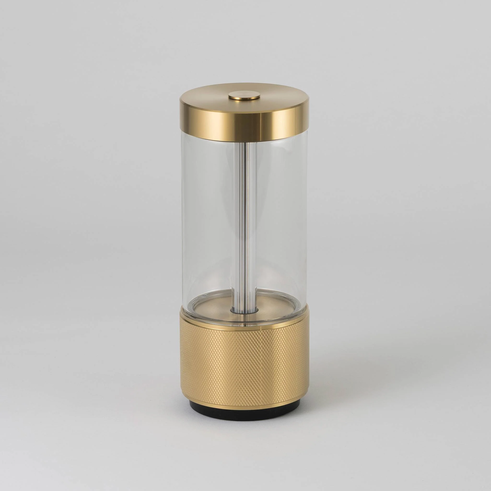 TAKEOUT PORTABLE Portable Table Light in Brass or Steel