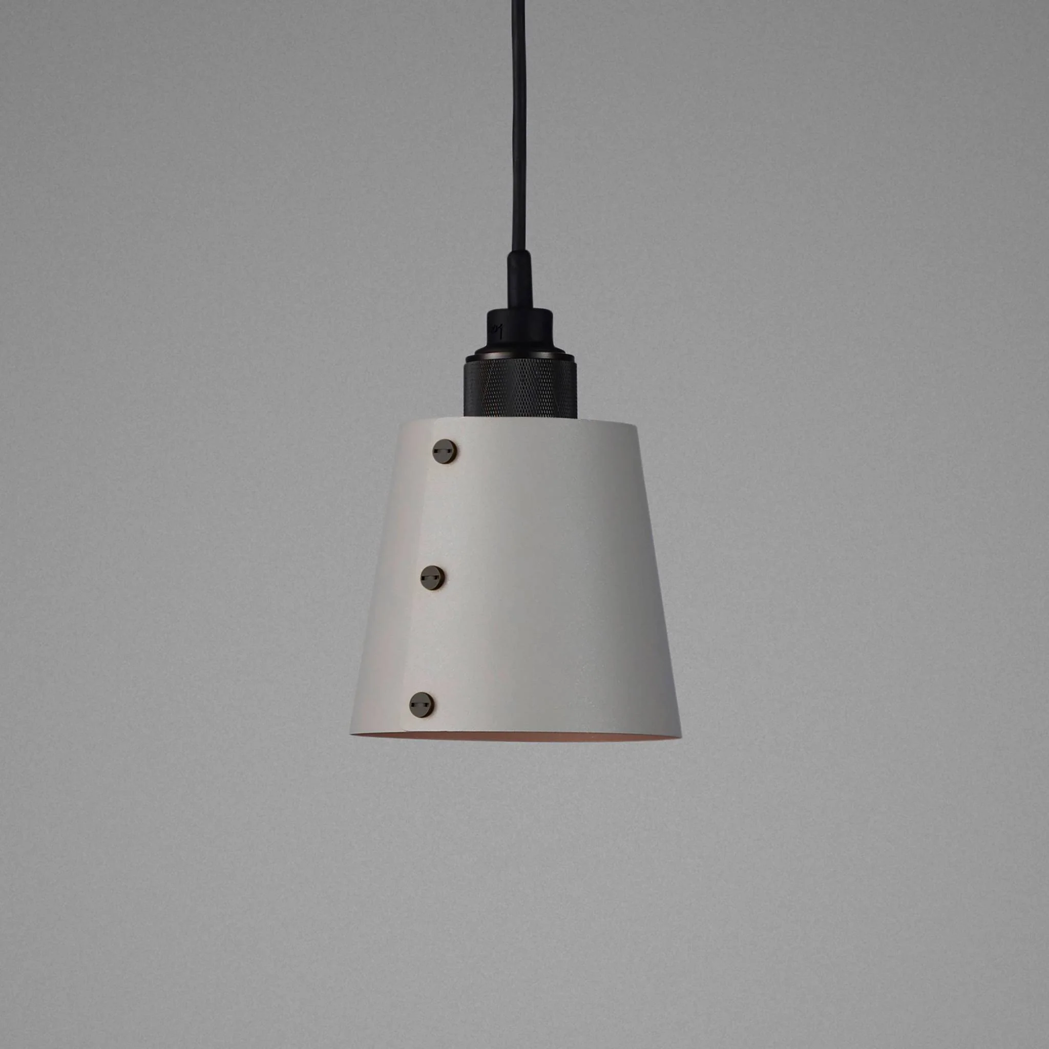 HOOKED 1.0 / SMALL / CROSS / STONE