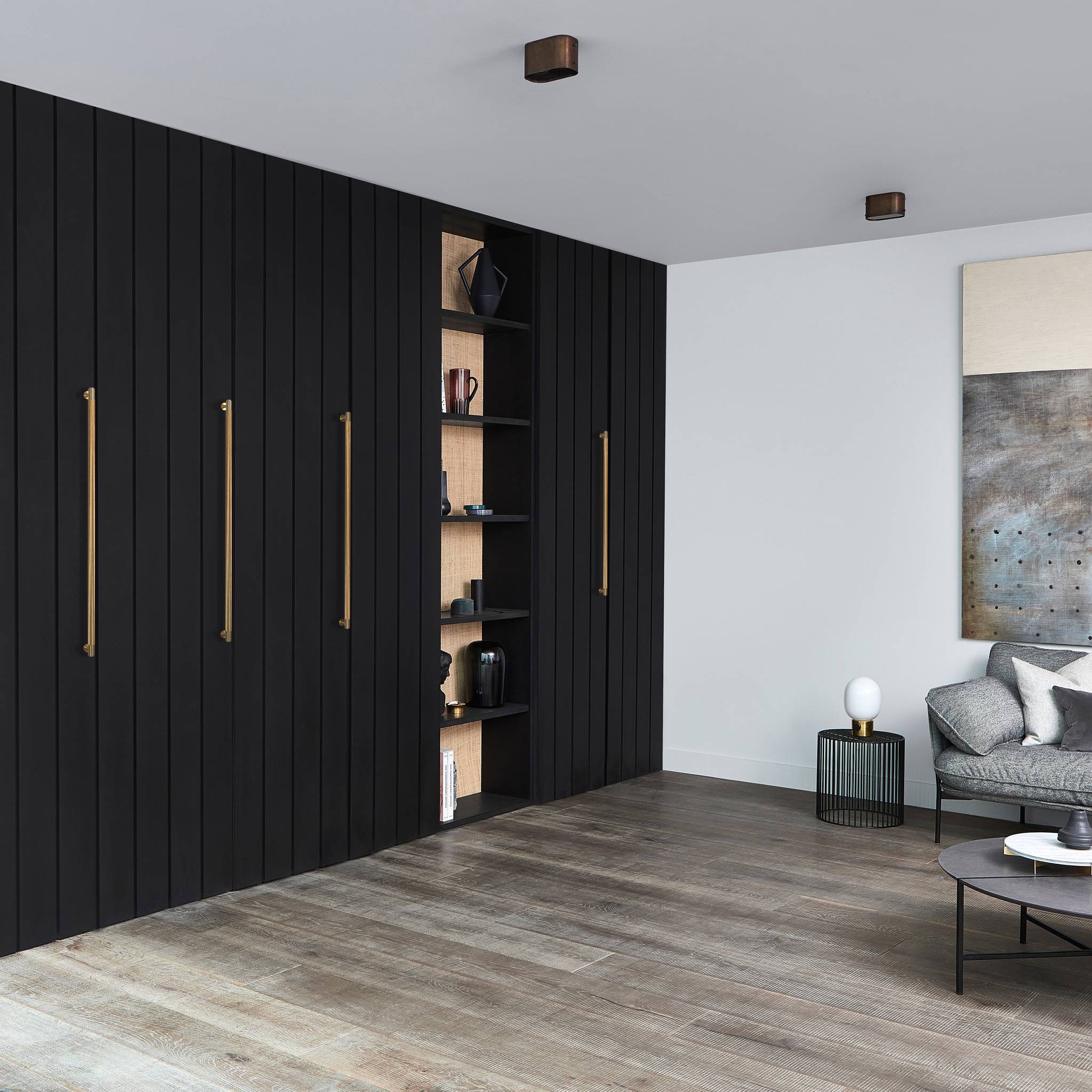 CLOSET Closet Bar in Black Anodised Metal with Cross Knurl