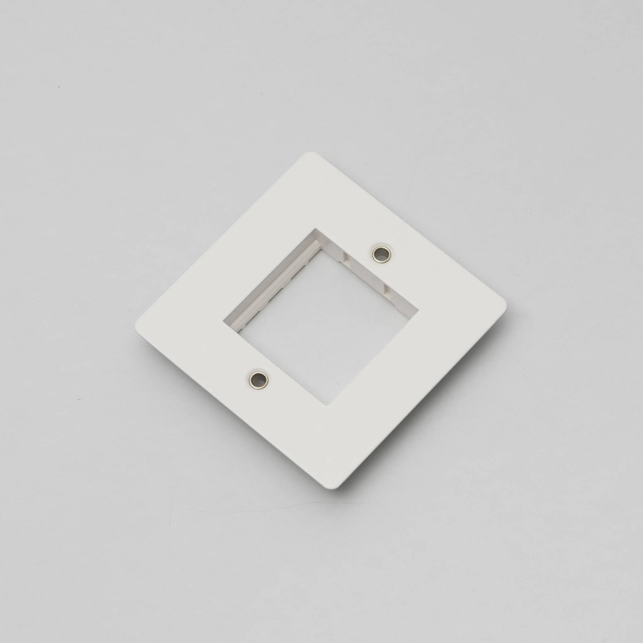 Pelat Dinding Logam 1G untuk Modul MODULE Tunggal, 45mm